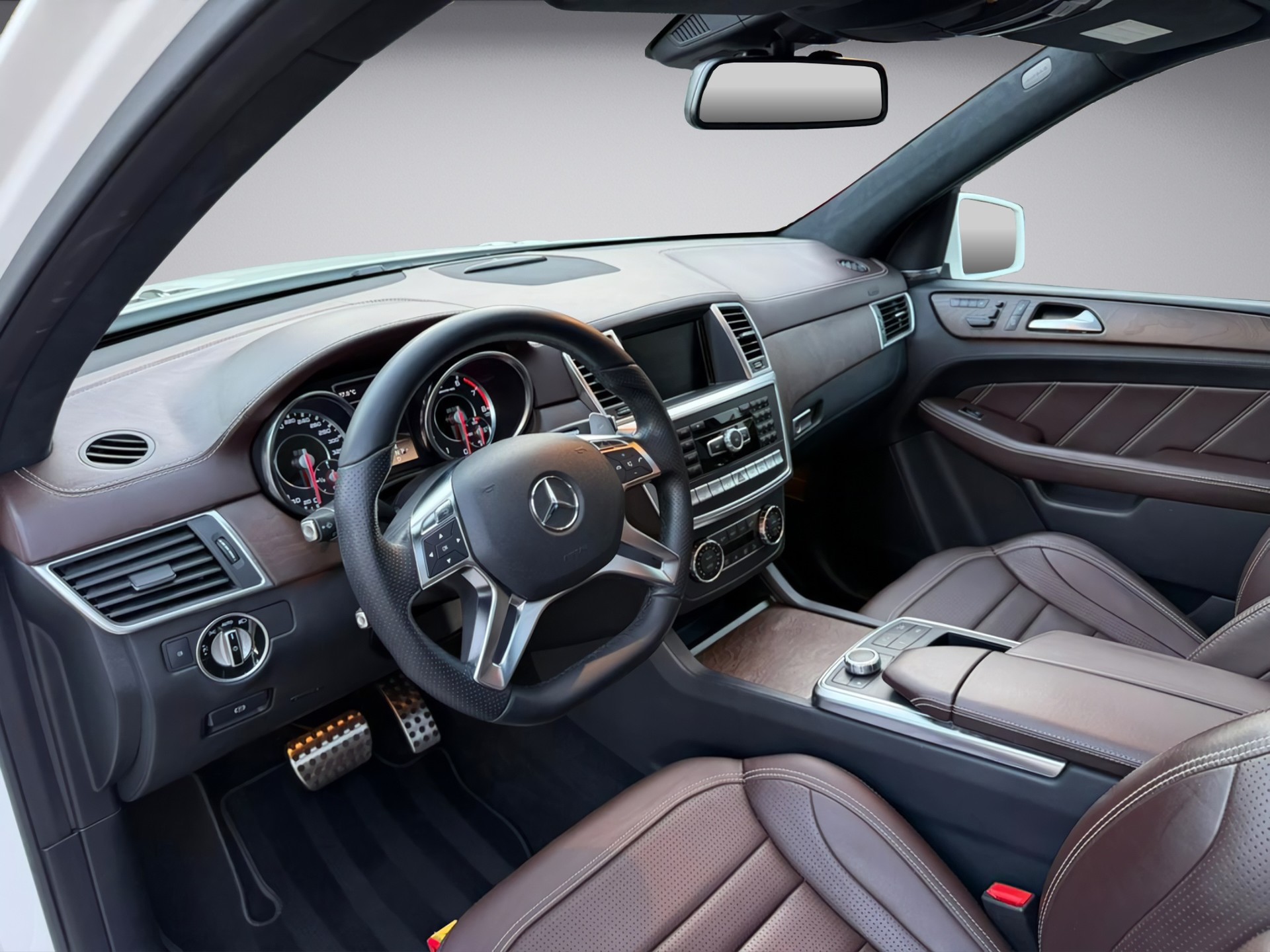 MERCEDES-BENZ ML 63 AMG 4Matic Speedshift * Exclusiv Paket designo * AMG Driver's Package *-image-7
