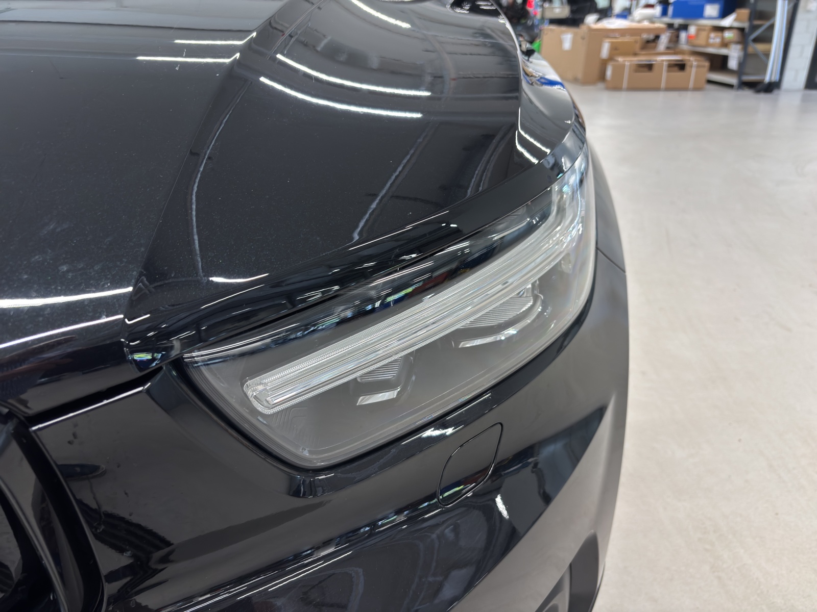 VOLVO XC40 P8 Twin R-Design AWD-image-13
