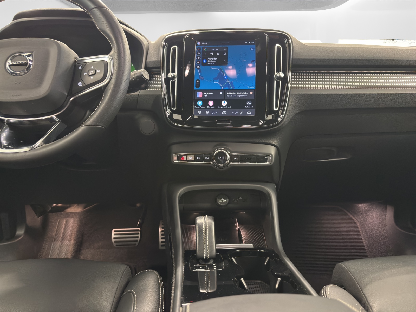 VOLVO XC40 P8 Twin R-Design AWD-image-8