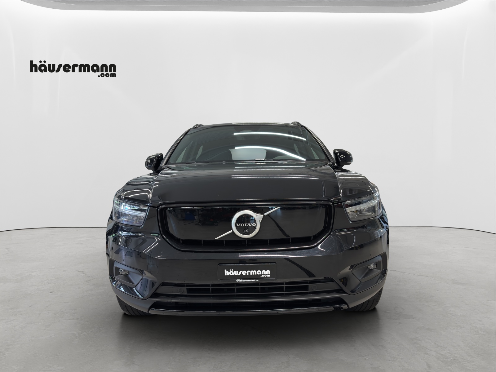 VOLVO XC40 P8 Twin R-Design AWD-image-9