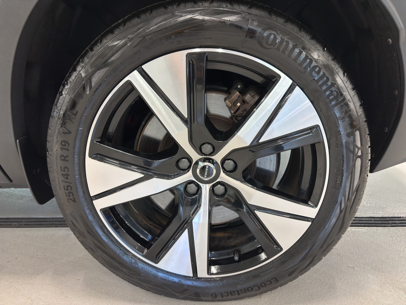 VOLVO XC40 P8 Twin R-Design AWD-image-15