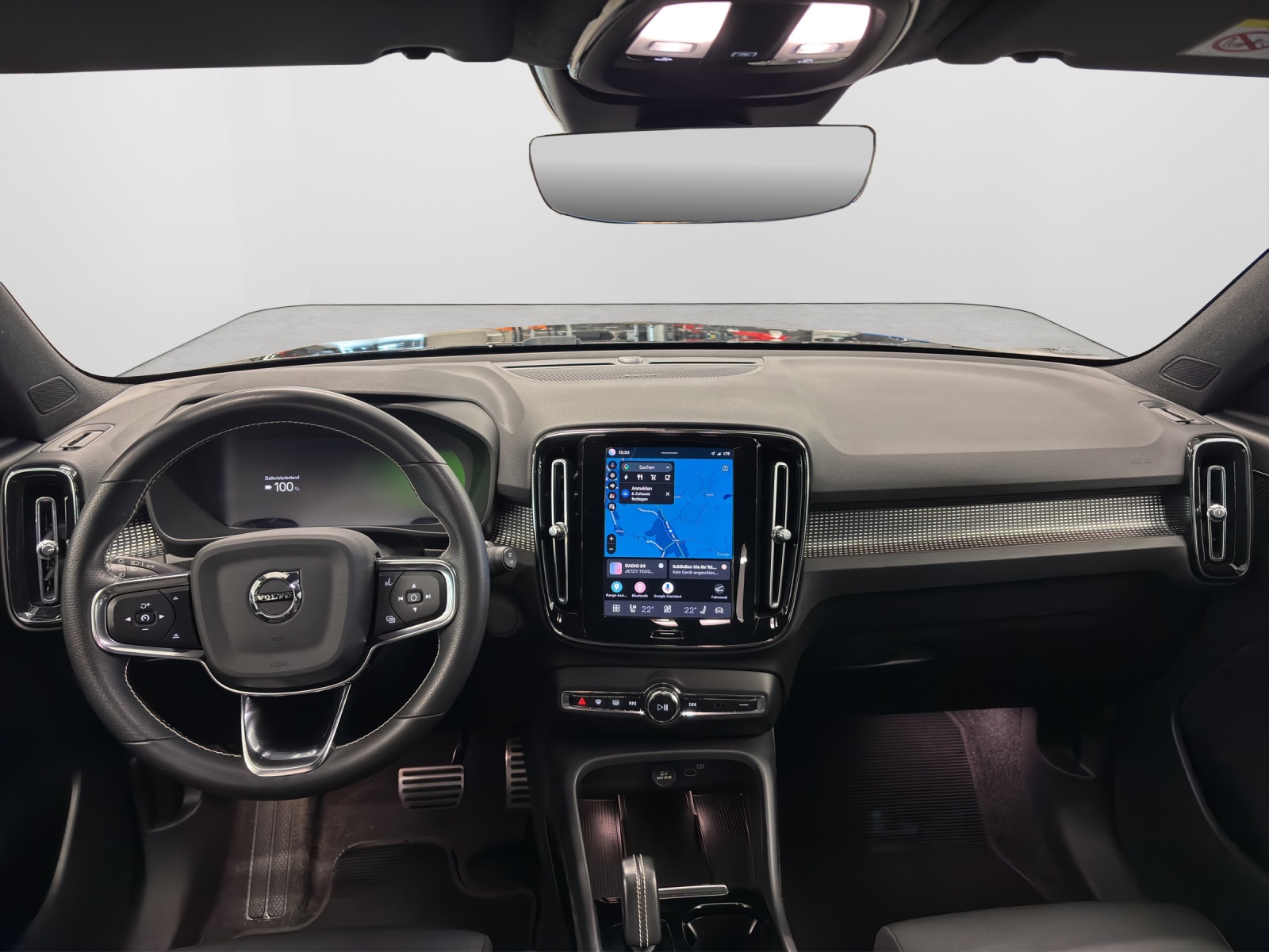 VOLVO XC40 P8 Twin R-Design AWD-image-6