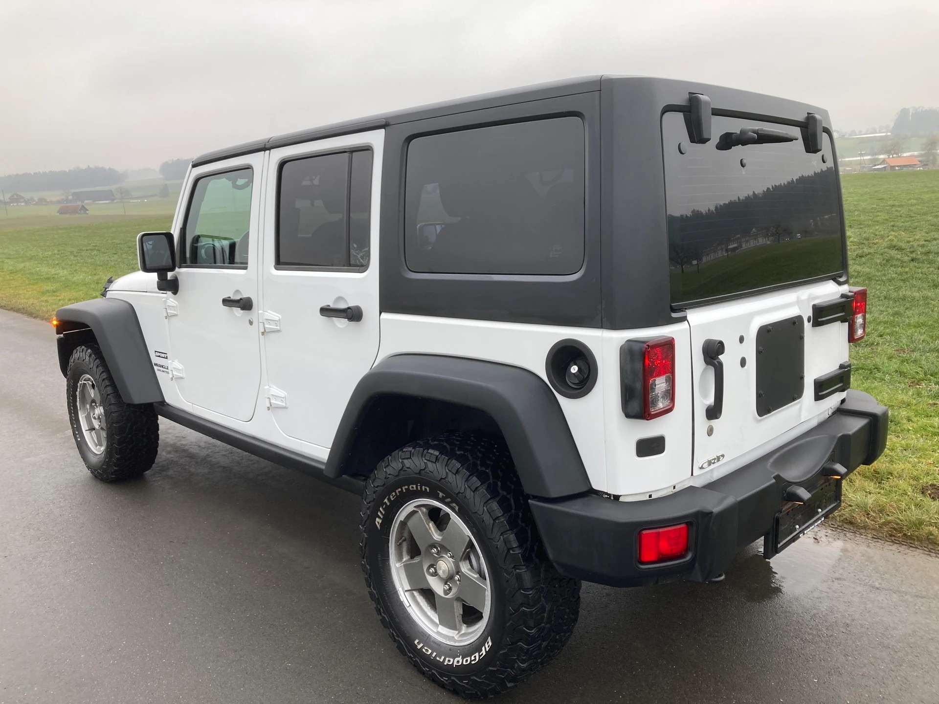 JEEP Wrangler 2.8CRD Unlimited Sport Automatic softtop-image-3
