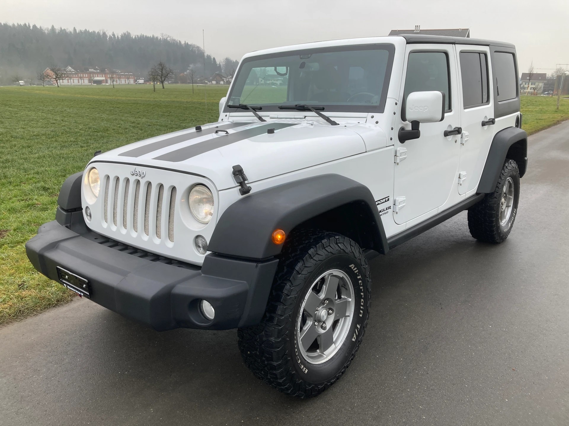 JEEP Wrangler 2.8CRD Unlimited Sport Automatic softtop-image-0