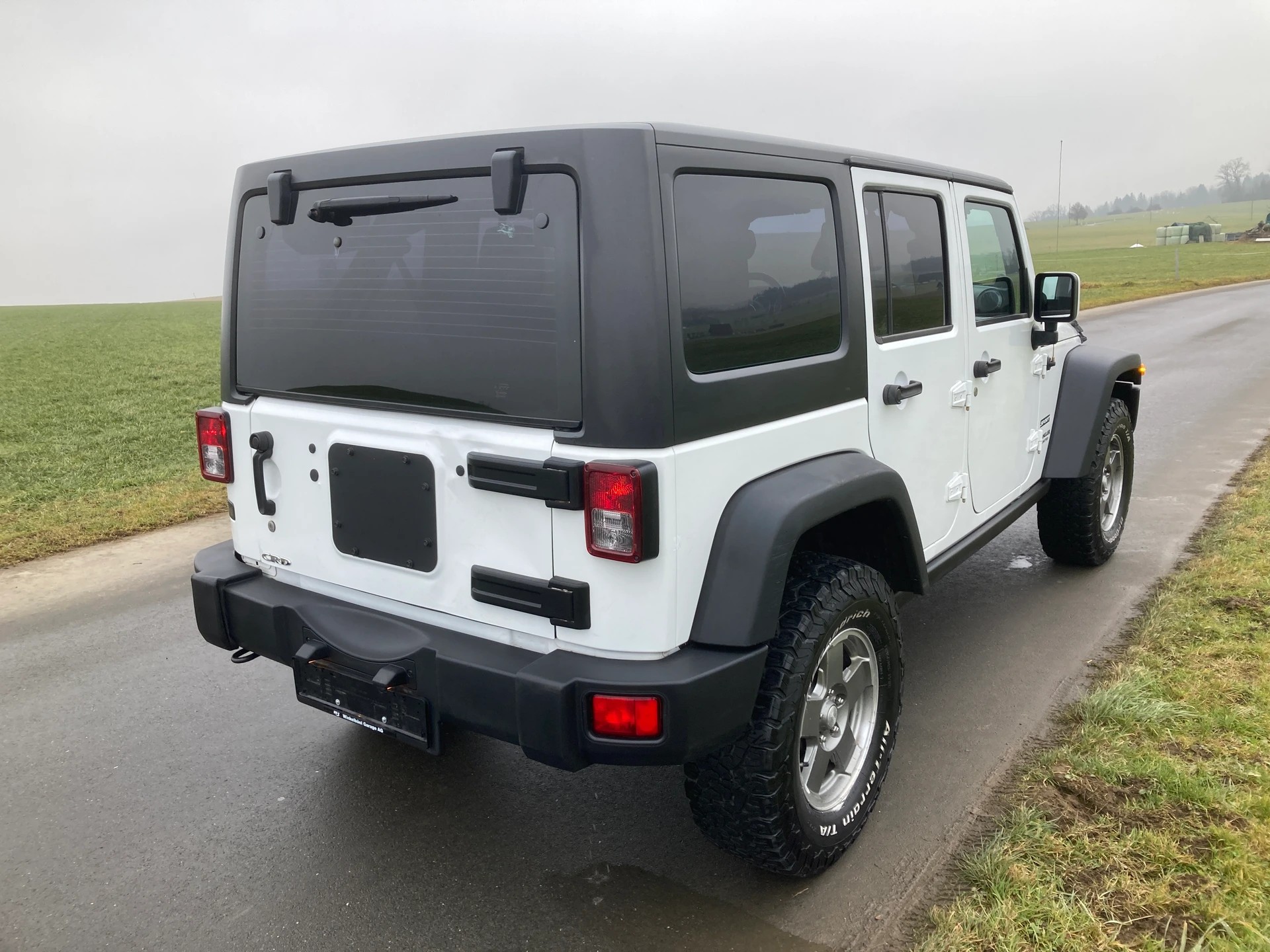 JEEP Wrangler 2.8CRD Unlimited Sport Automatic softtop-image-2