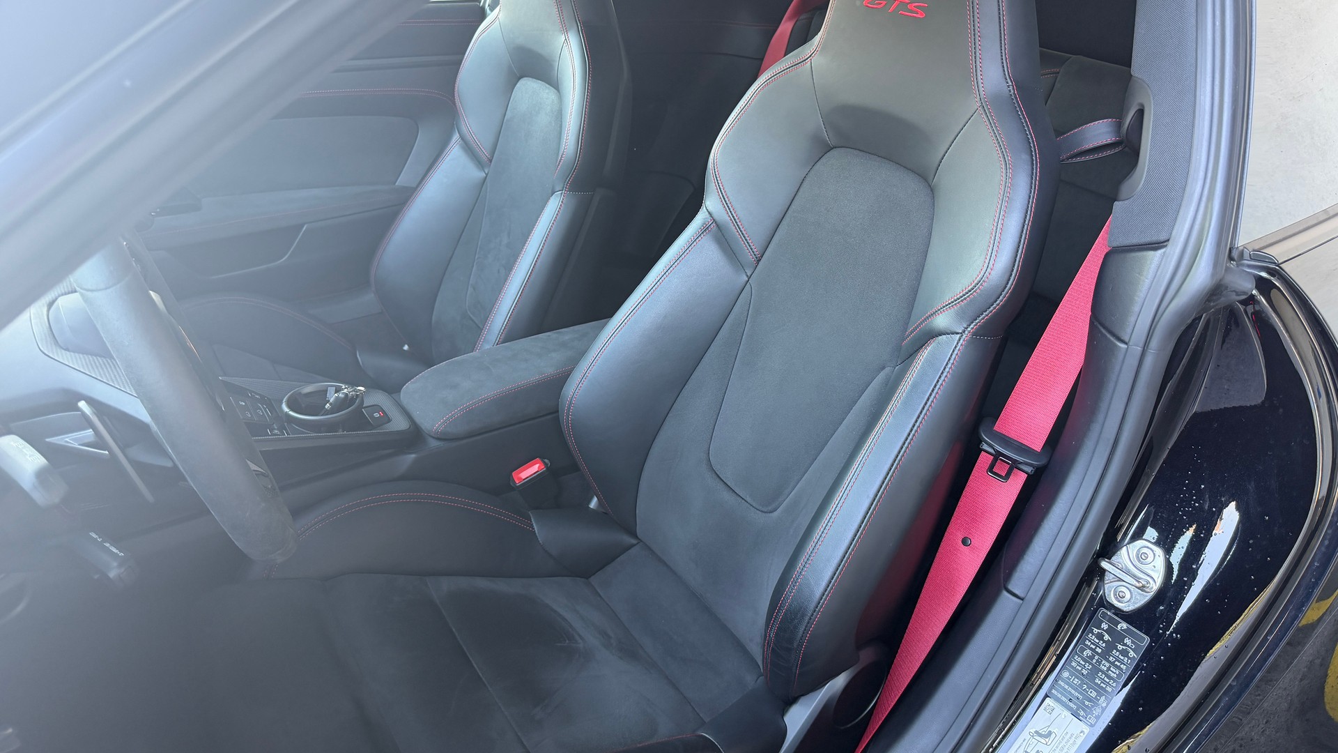 PORSCHE 911 Coupé 3.0 Carrera 4 GTS PDK-image-3
