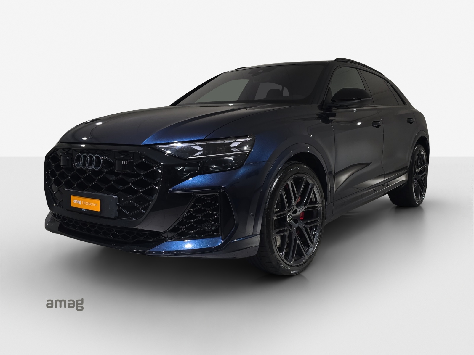AUDI RSQ8 quattro