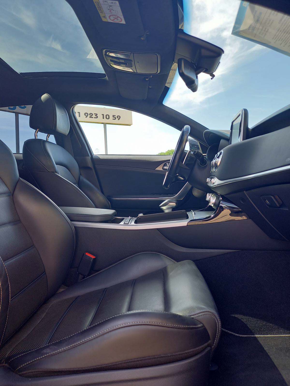 KIA Stinger 3.3 T-GDi GT Automat AWD-image-9