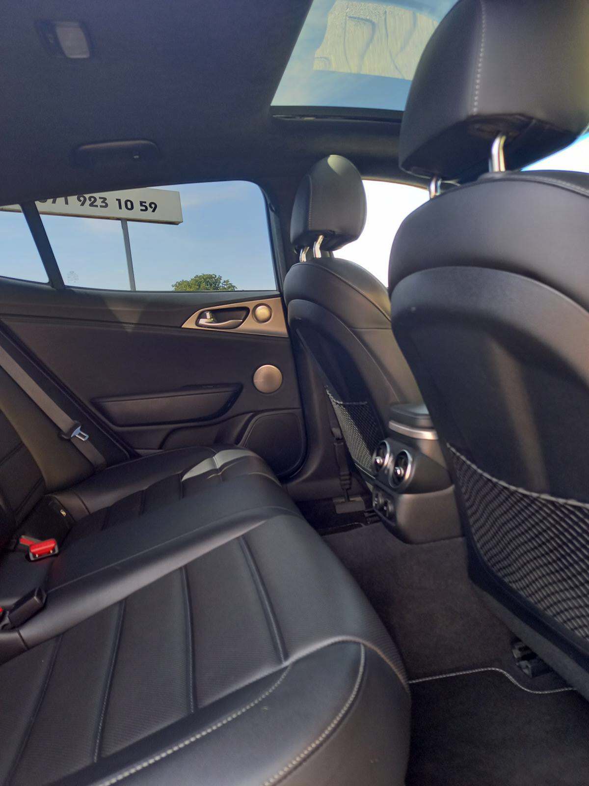 KIA Stinger 3.3 T-GDi GT Automat AWD-image-12