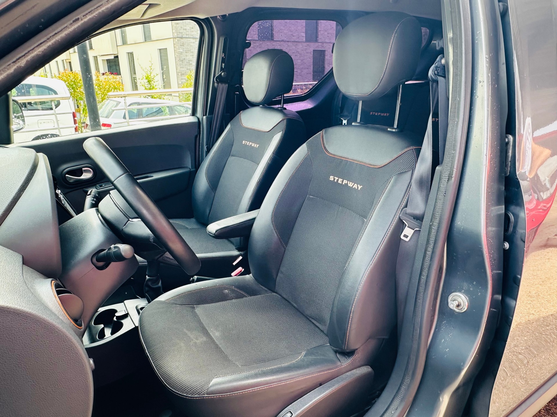 DACIA Dokker 1.5 dCi Stepway-image-8
