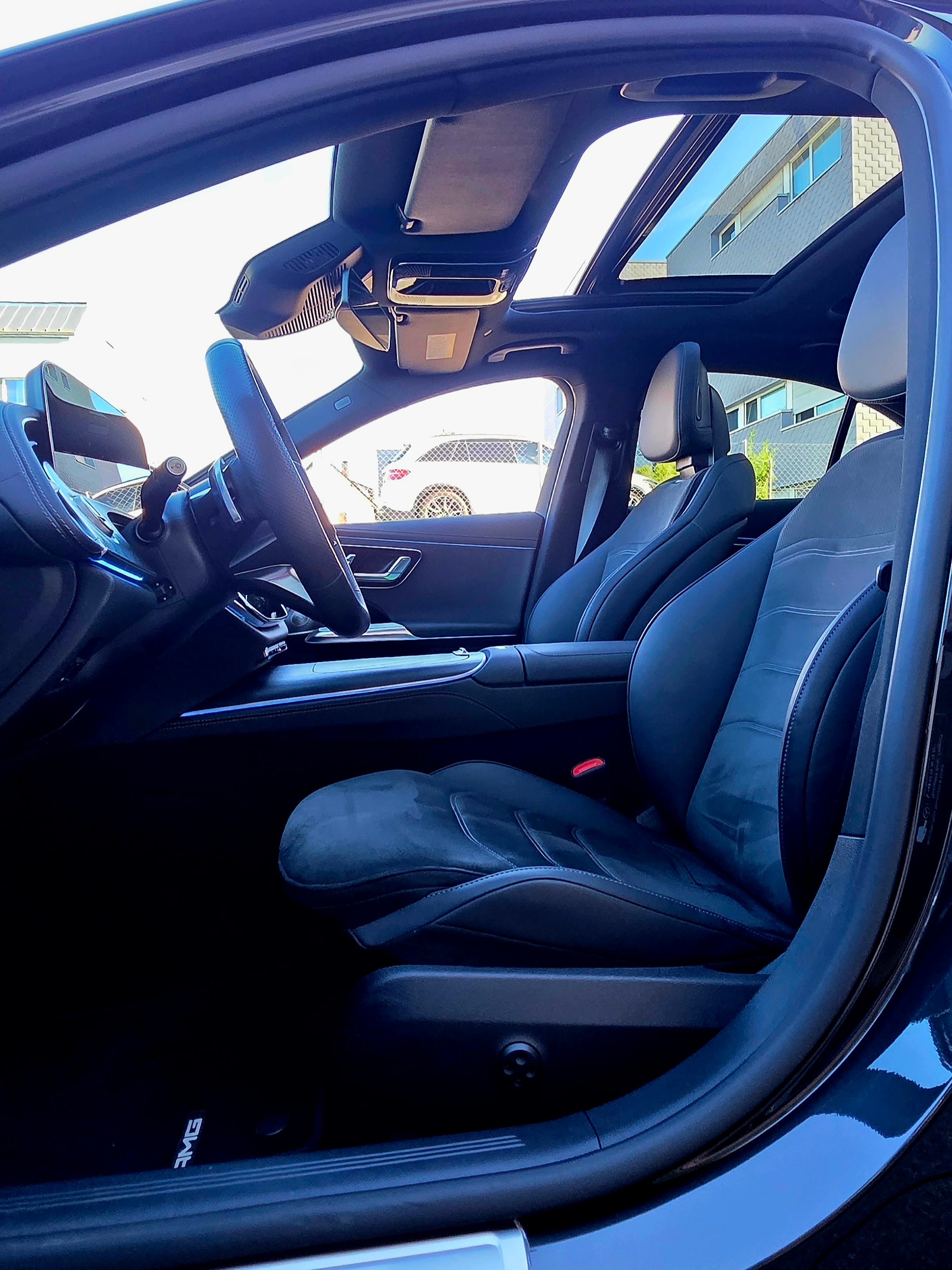 MERCEDES-BENZ E 220 d 4Matic 9G-Tronic AMG-LINE, NIGHT-PAKET , ACC, PANORAMA-image-8
