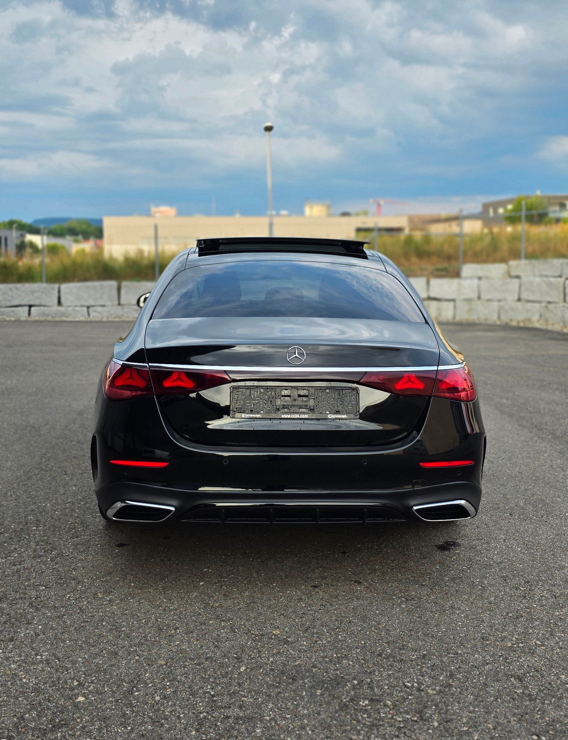 MERCEDES-BENZ E 220 d 4Matic 9G-Tronic AMG-LINE, NIGHT-PAKET , ACC, PANORAMA-image-3
