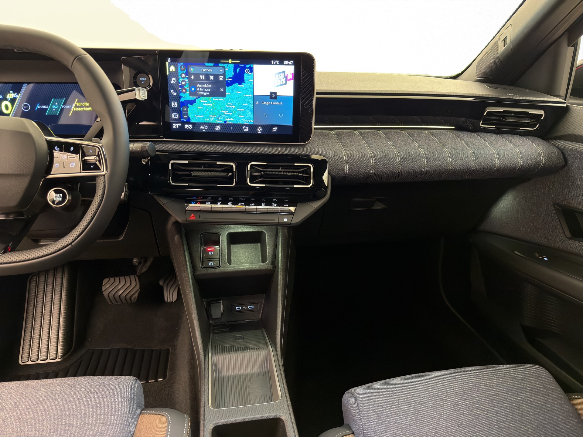 RENAULT R5 E-Tech Comfort Range techno-image-9