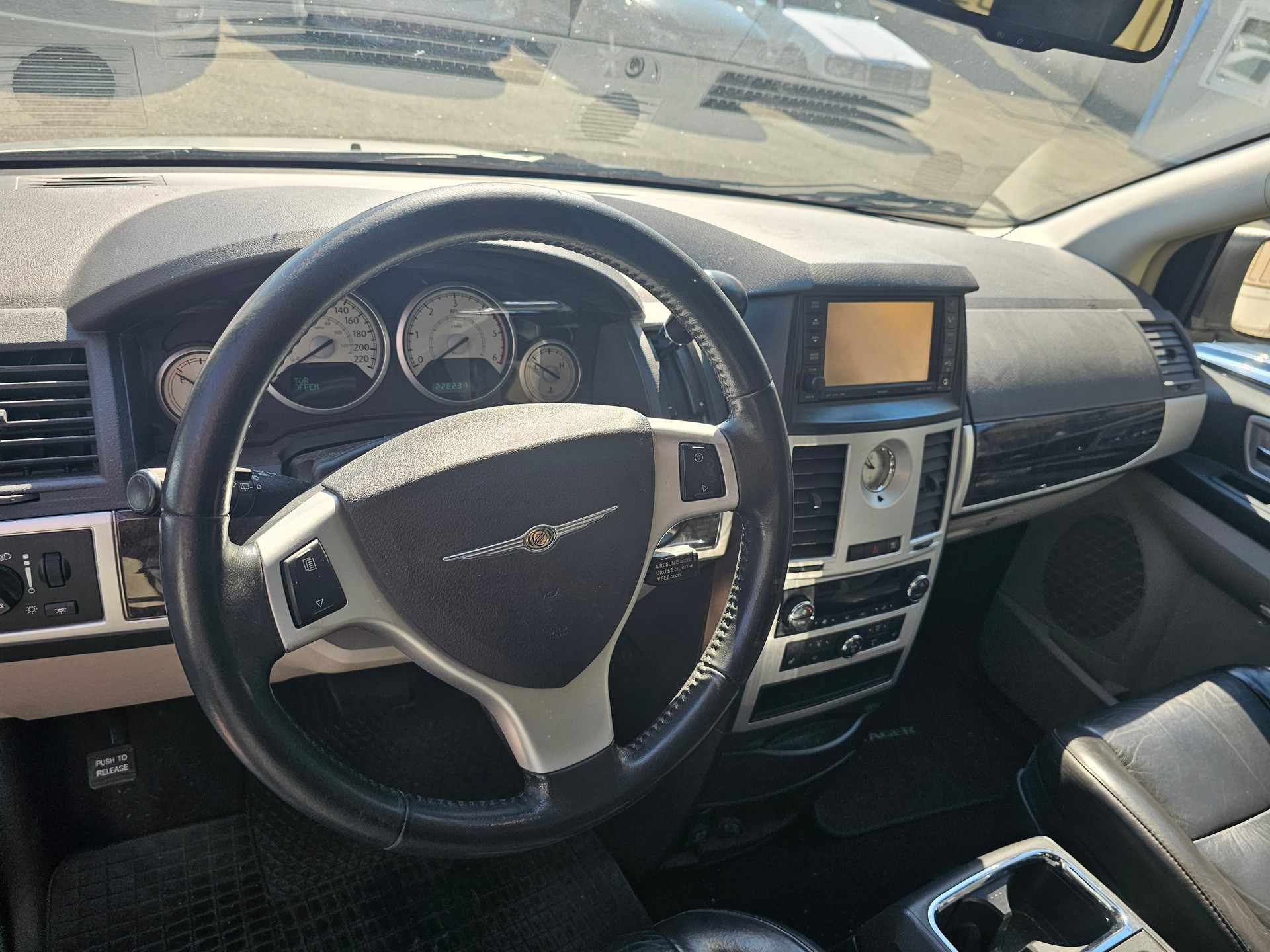 CHRYSLER Grand Voyager 2.8 CRD Classic Line Plus Automatic-image-12