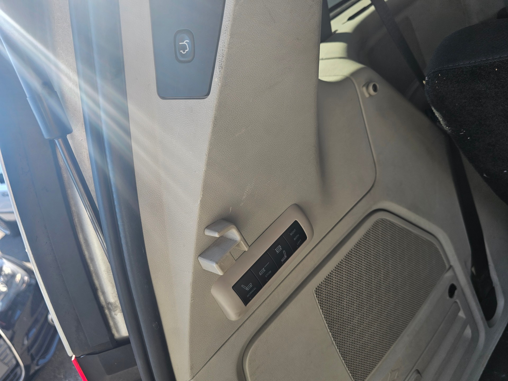 CHRYSLER Grand Voyager 2.8 CRD Classic Line Plus Automatic-image-8