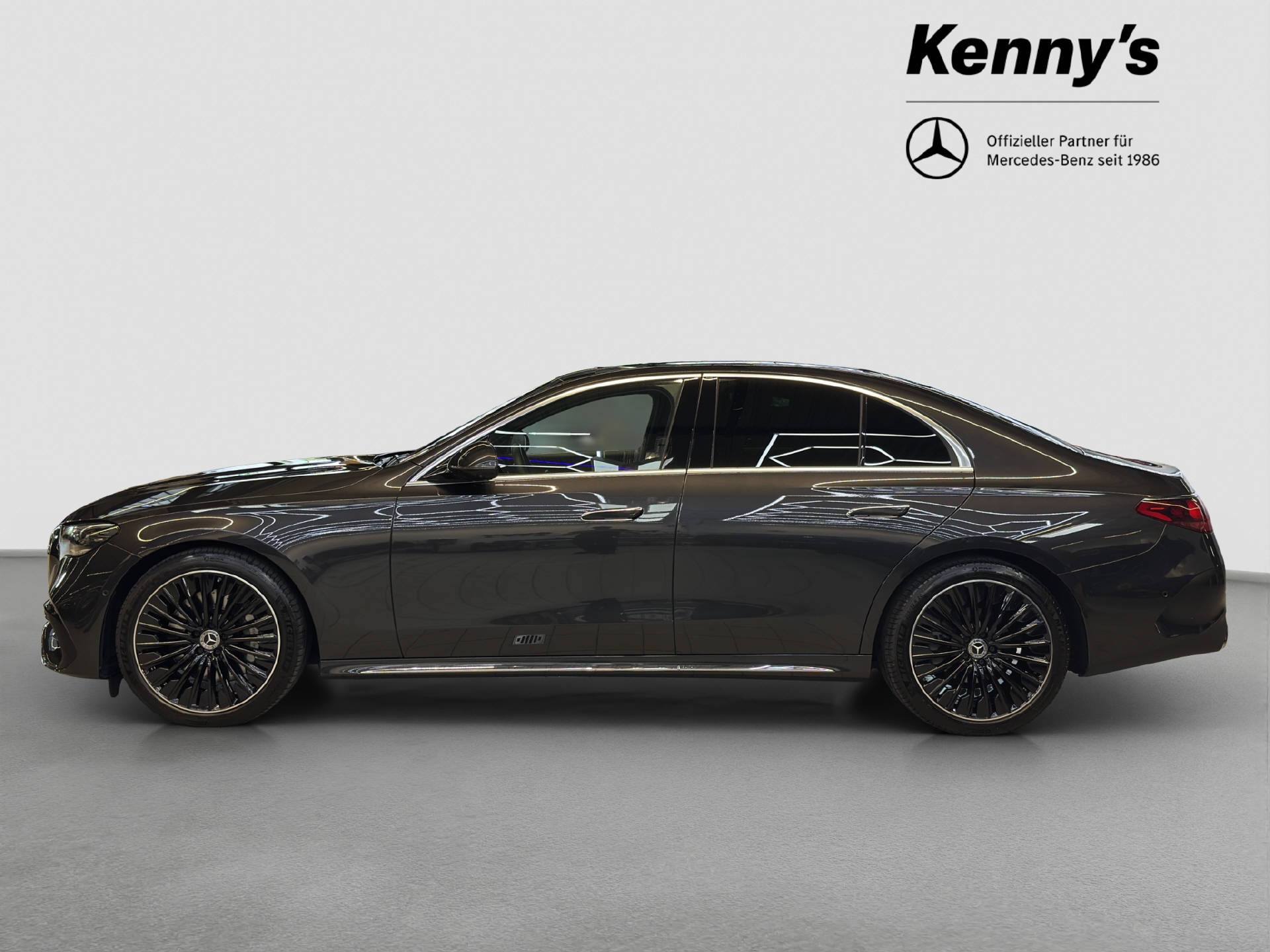 MERCEDES-BENZ E 220 d AMG Line 4MATIC-image-2