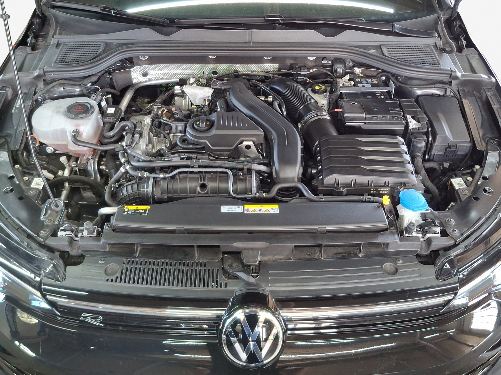 VW Golf 1.5 e TSI mHEV R-Line DSG-image-15