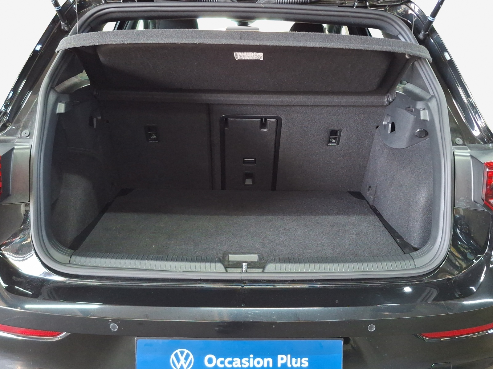 VW Golf 1.5 e TSI mHEV R-Line DSG-image-12