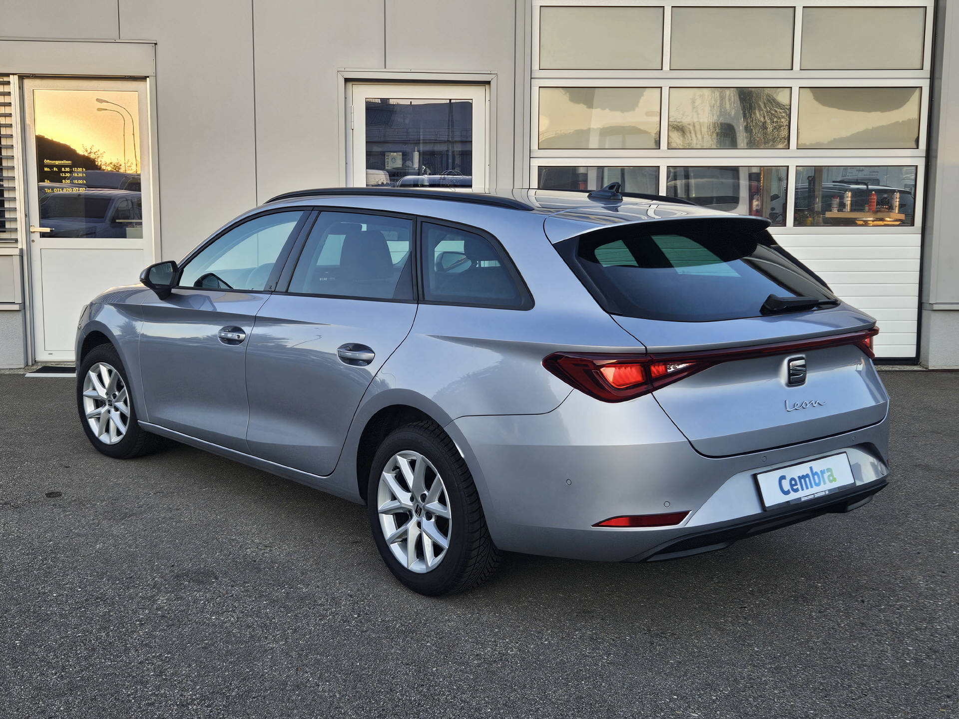 SEAT Leon ST 2.0 TDI Style DSG* Navi * Abstandsregeltempomat ACC *-image-4