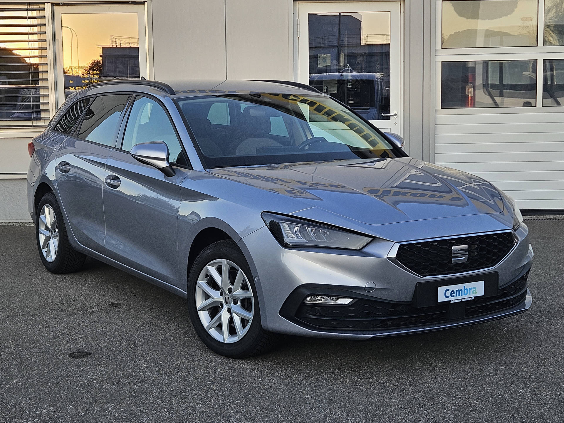 SEAT Leon ST 2.0 TDI Style DSG* Navi * Abstandsregeltempomat ACC *-image-2