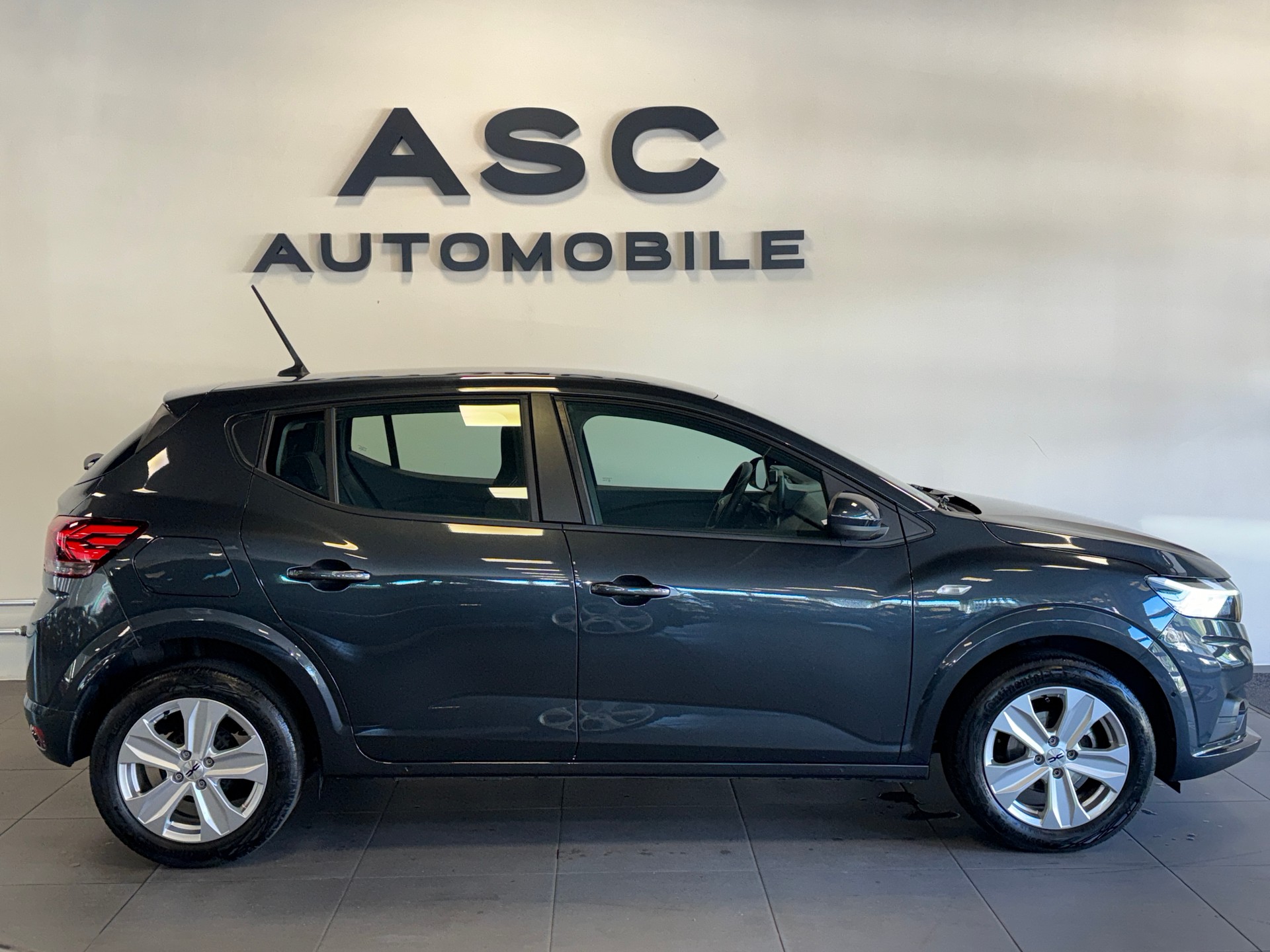 DACIA Sandero TCe 90 Expression CVT-image-1