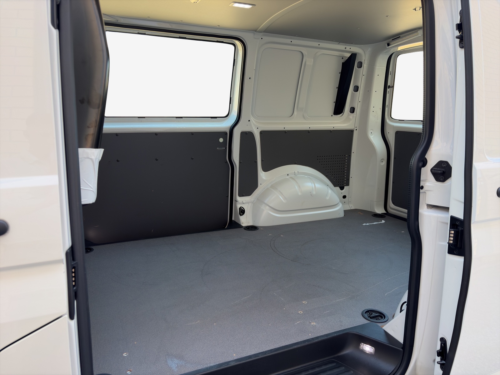 VW T6.1 2.0 TDI-image-11
