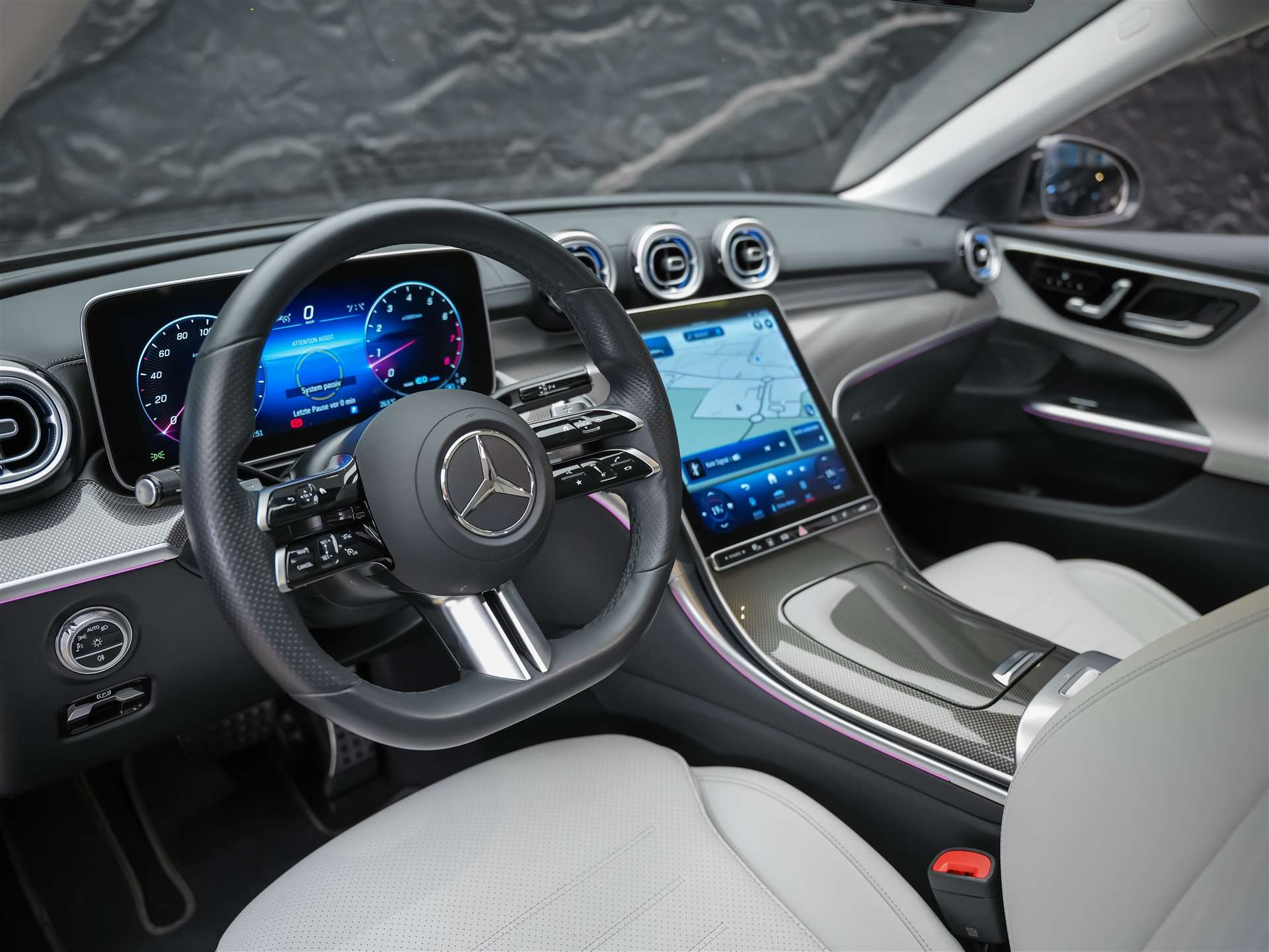 MERCEDES-BENZ C 300 AMG Line 4matic *20" Felgen*Abstandsregler*Standheizung*-image-7