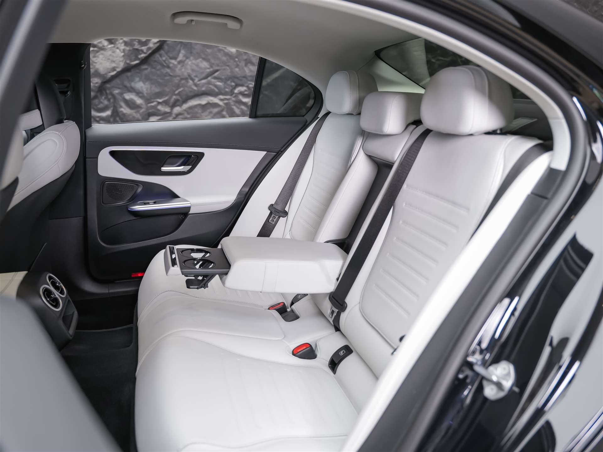 MERCEDES-BENZ C 300 AMG Line 4matic *20" Felgen*Abstandsregler*Standheizung*-image-12