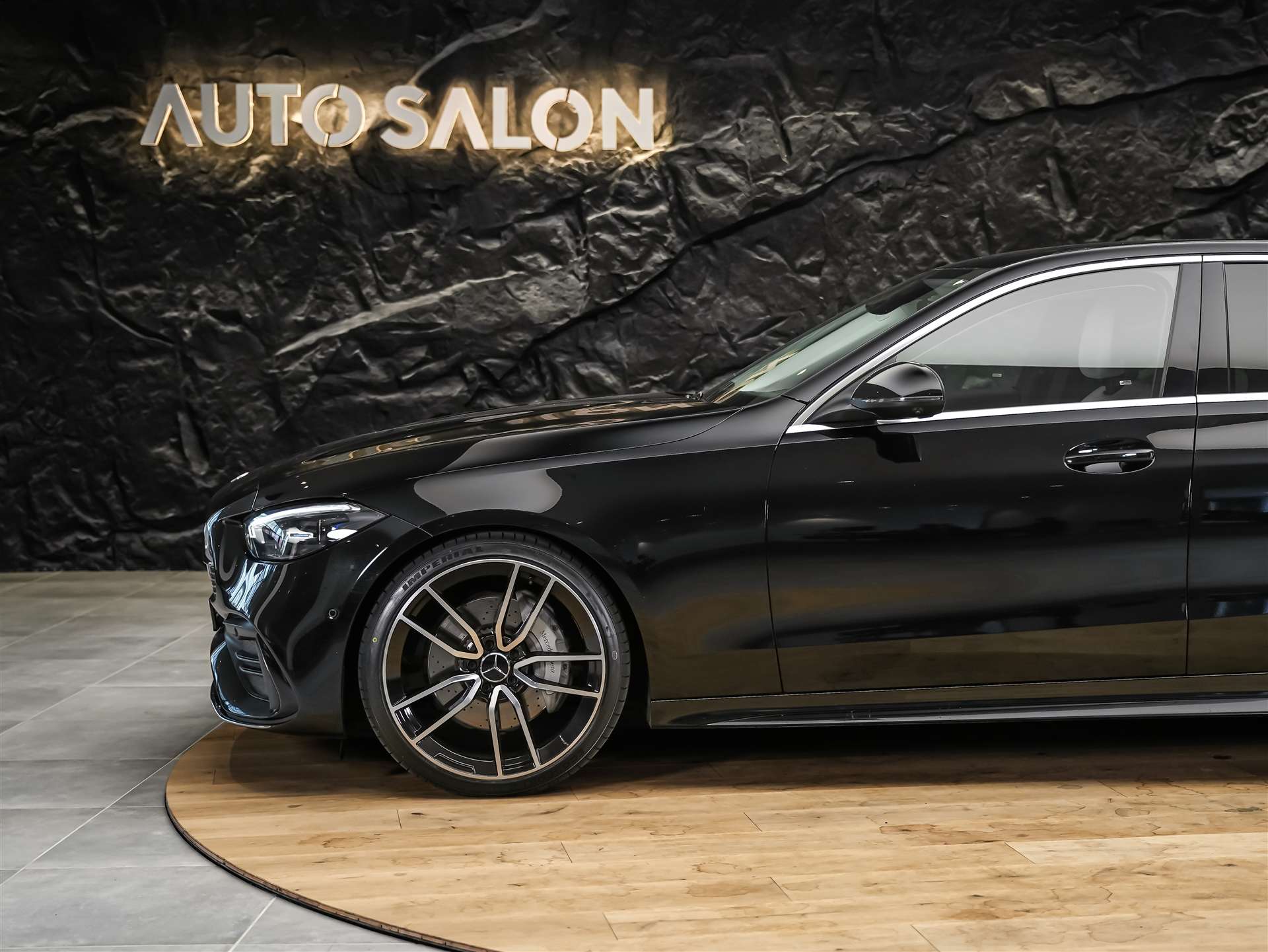 MERCEDES-BENZ C 300 AMG Line 4matic *20" Felgen*Abstandsregler*Standheizung*-image-14