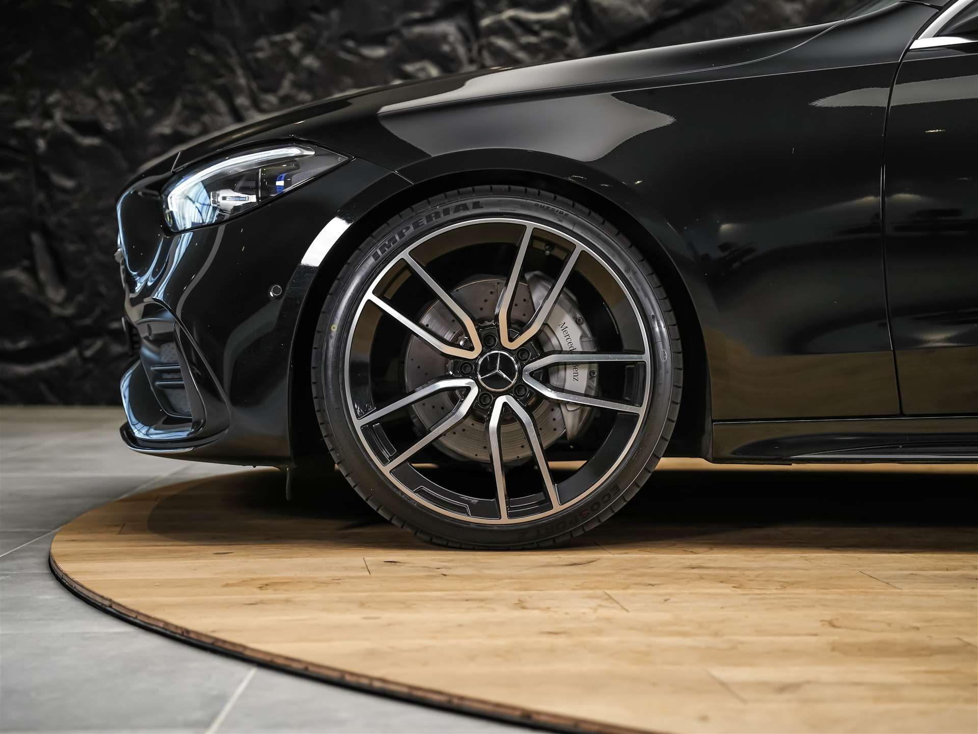 MERCEDES-BENZ C 300 AMG Line 4matic *20" Felgen*Abstandsregler*Standheizung*-image-15