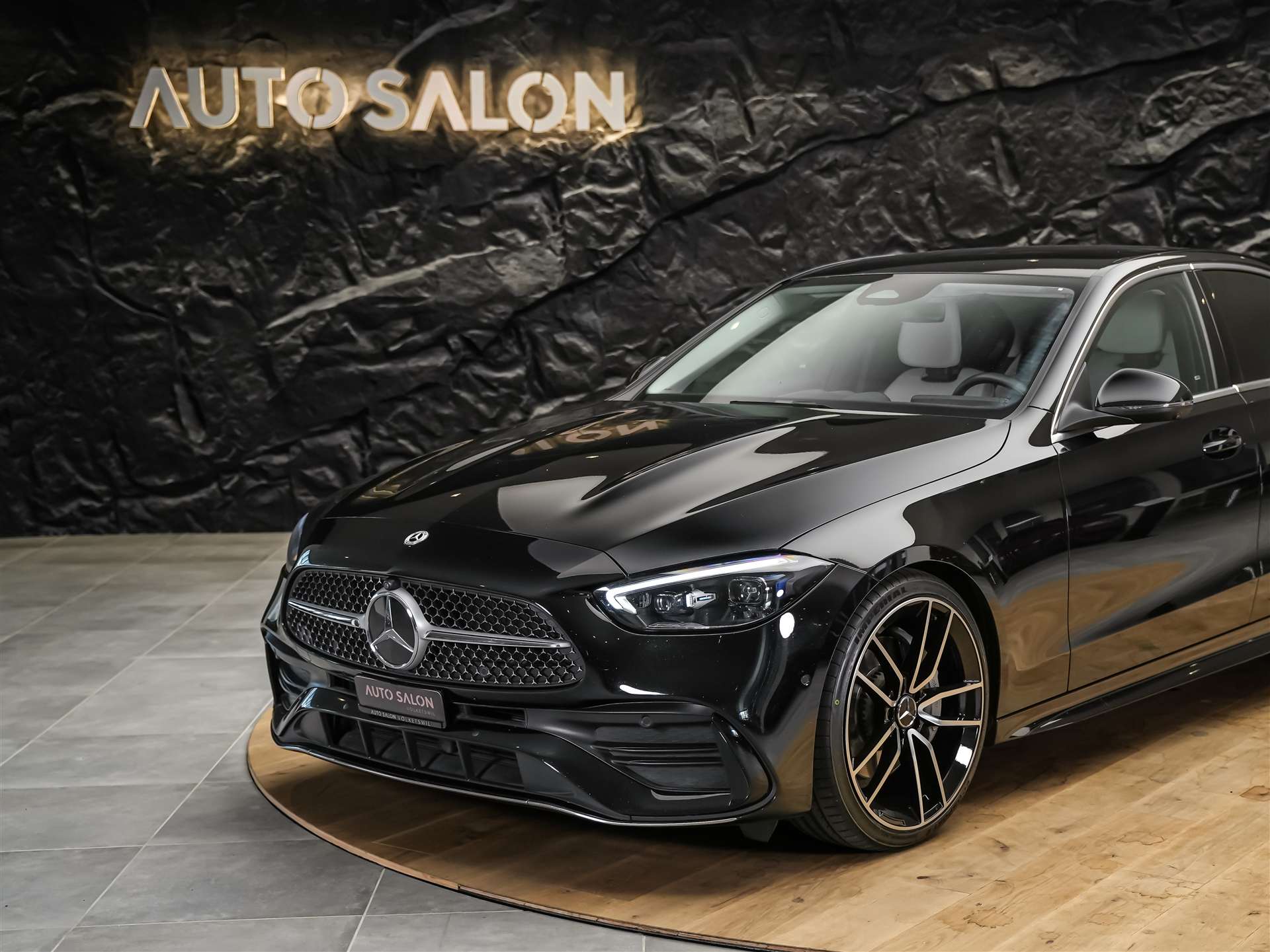 MERCEDES-BENZ C 300 AMG Line 4matic *20" Felgen*Abstandsregler*Standheizung*-image-13