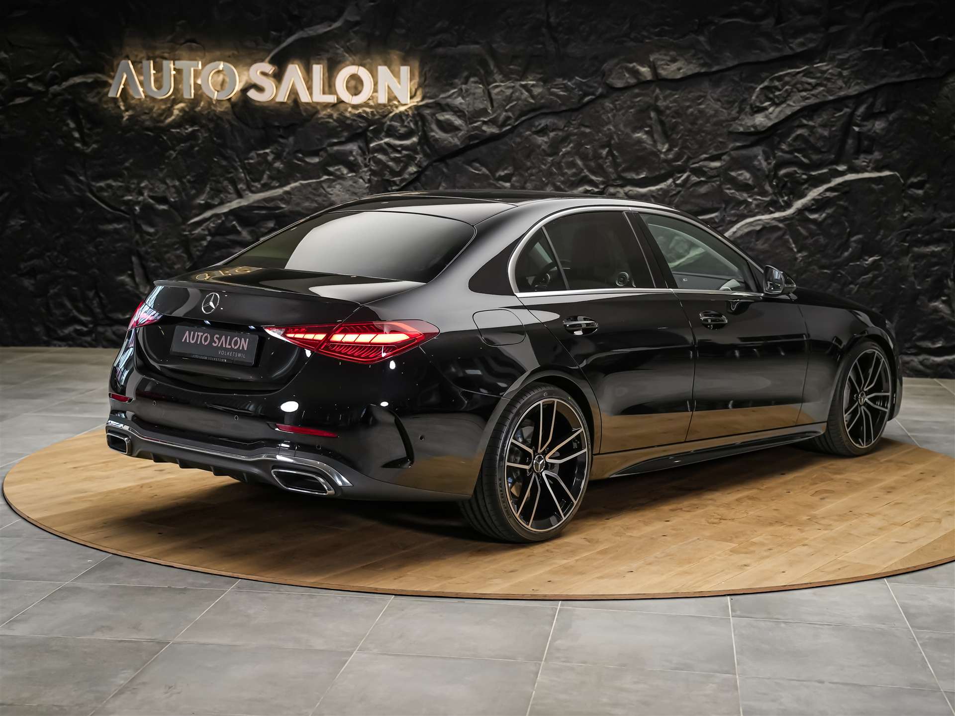 MERCEDES-BENZ C 300 AMG Line 4matic *20" Felgen*Abstandsregler*Standheizung*-image-4