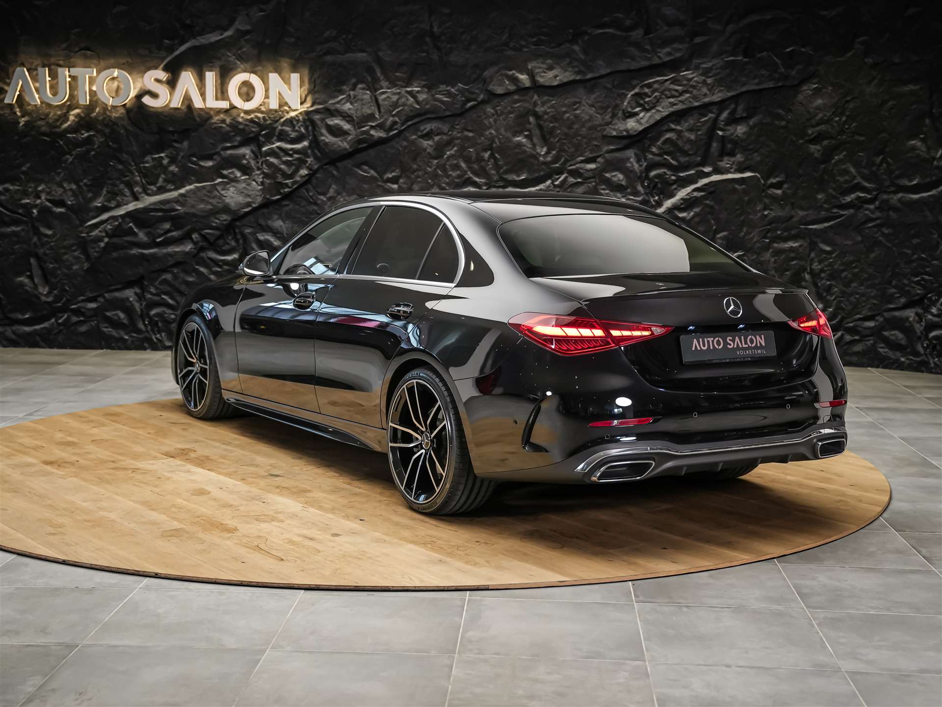 MERCEDES-BENZ C 300 AMG Line 4matic *20" Felgen*Abstandsregler*Standheizung*-image-2