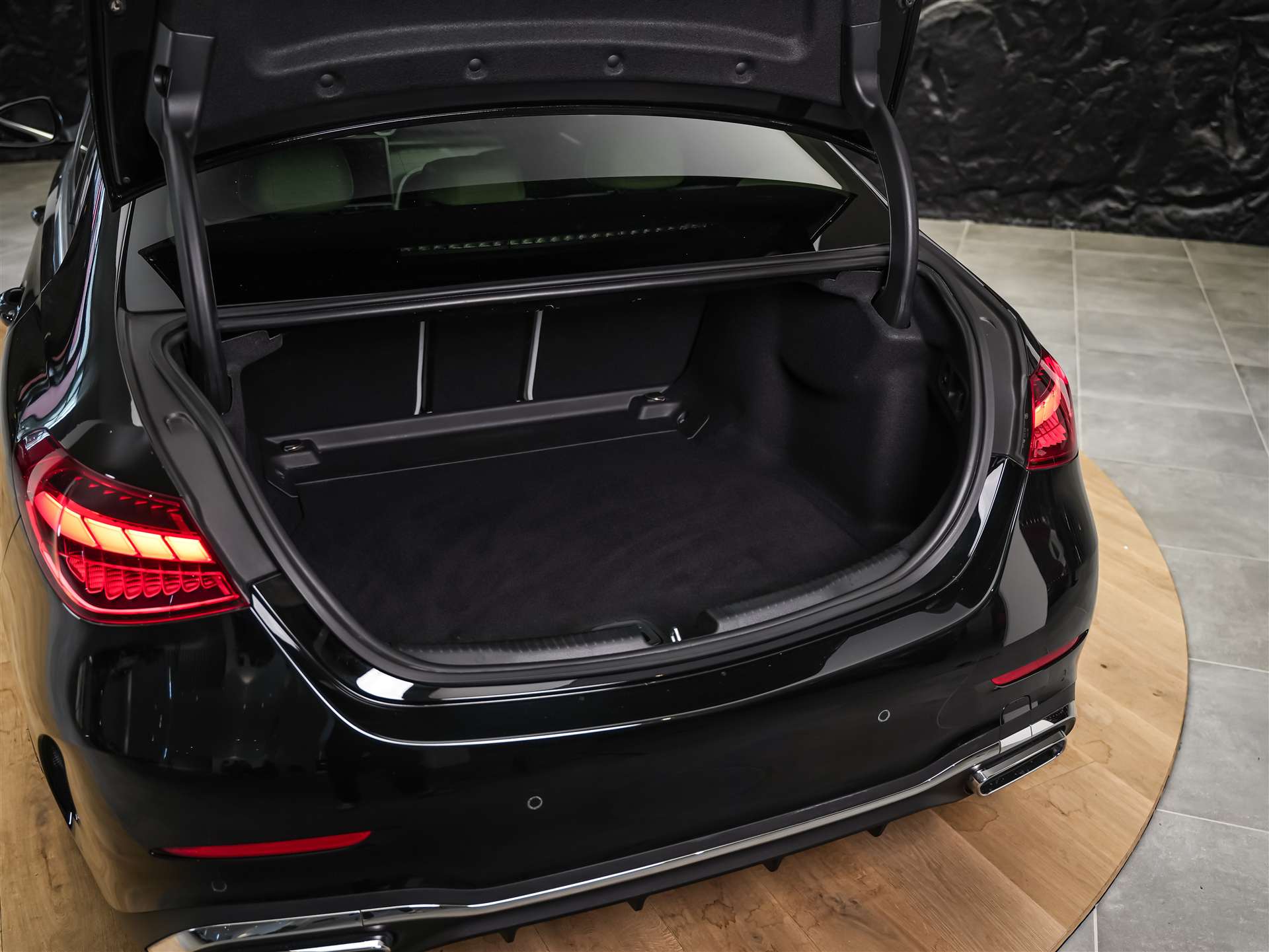 MERCEDES-BENZ C 300 AMG Line 4matic *20" Felgen*Abstandsregler*Standheizung*-image-41