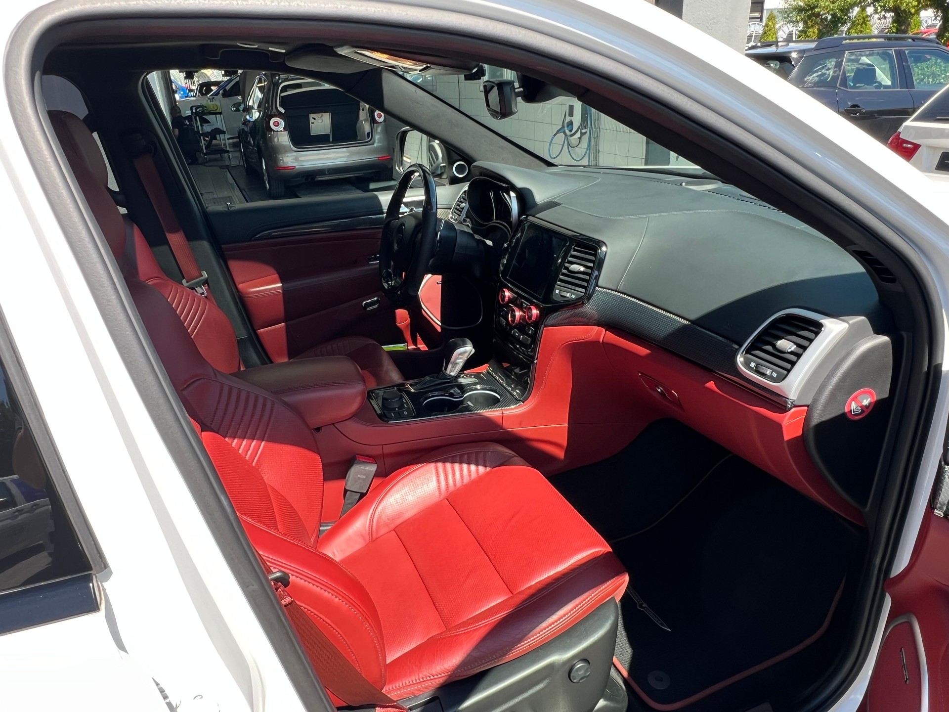 JEEP Grand Cherokee 6.2 V8 HEMI Trackhawk Automatic-image-17