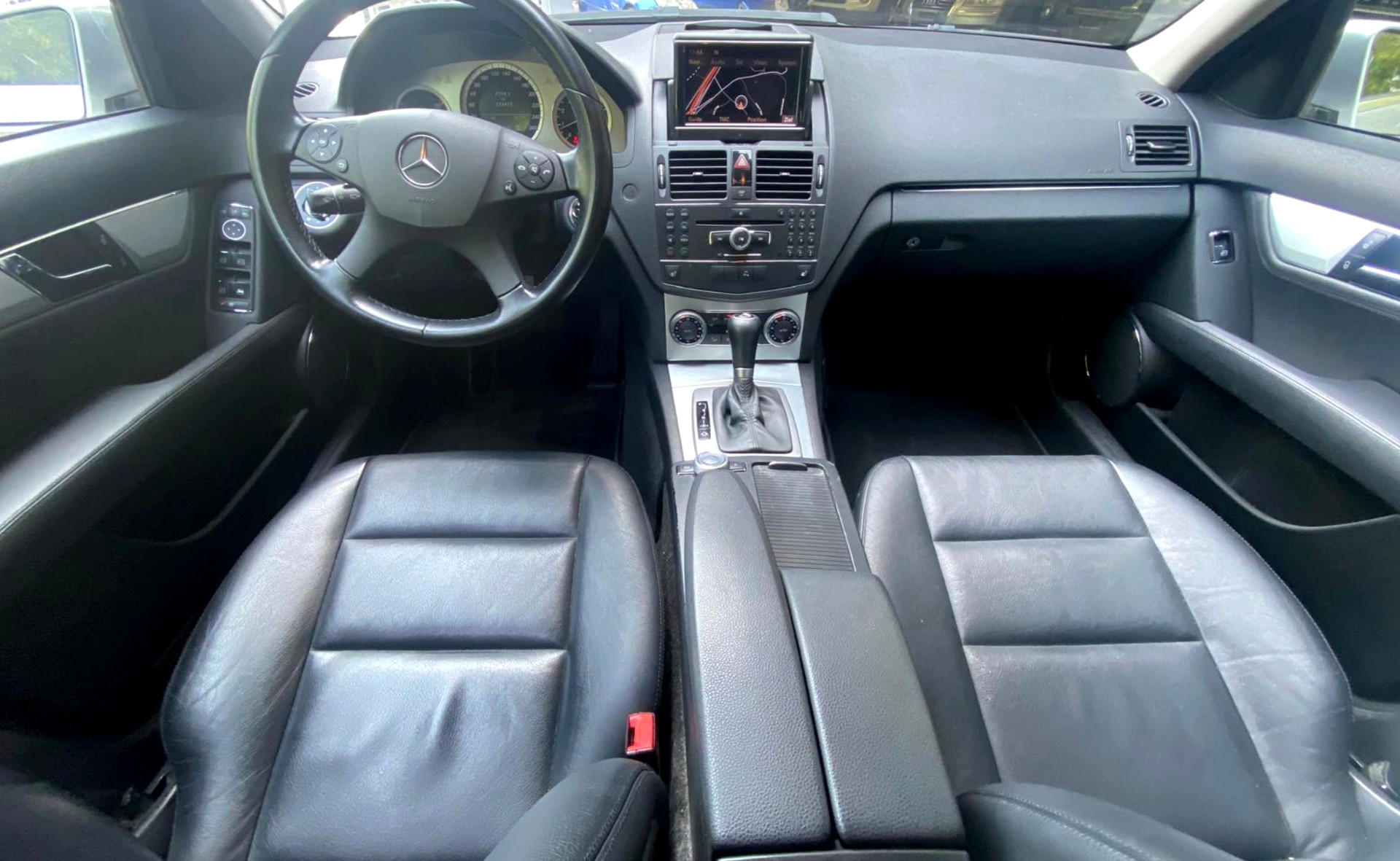 MERCEDES-BENZ C 230 Avantgarde-image-6