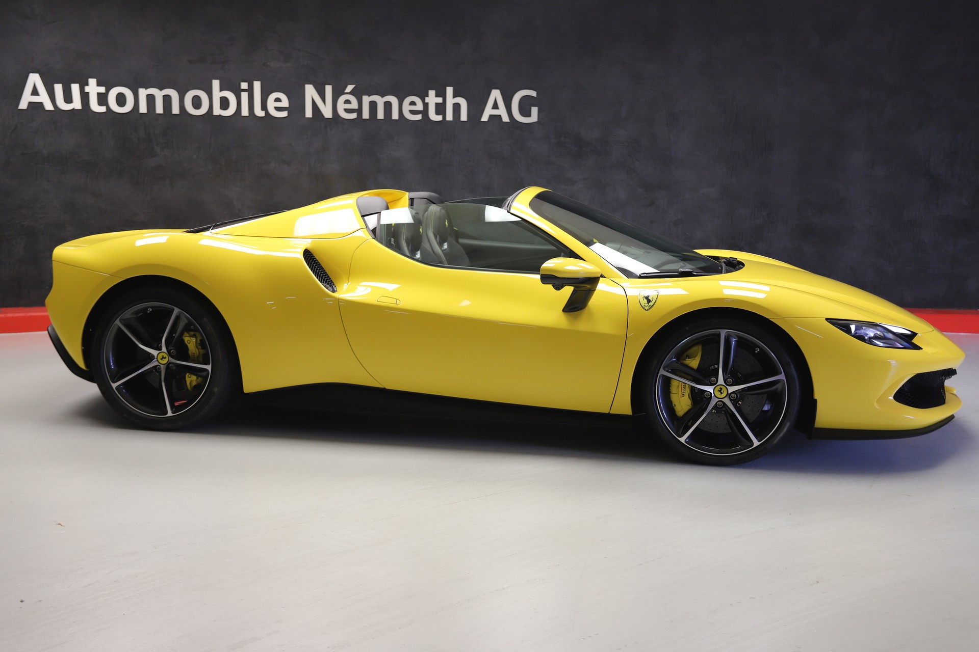 FERRARI 296 GTS-image-1
