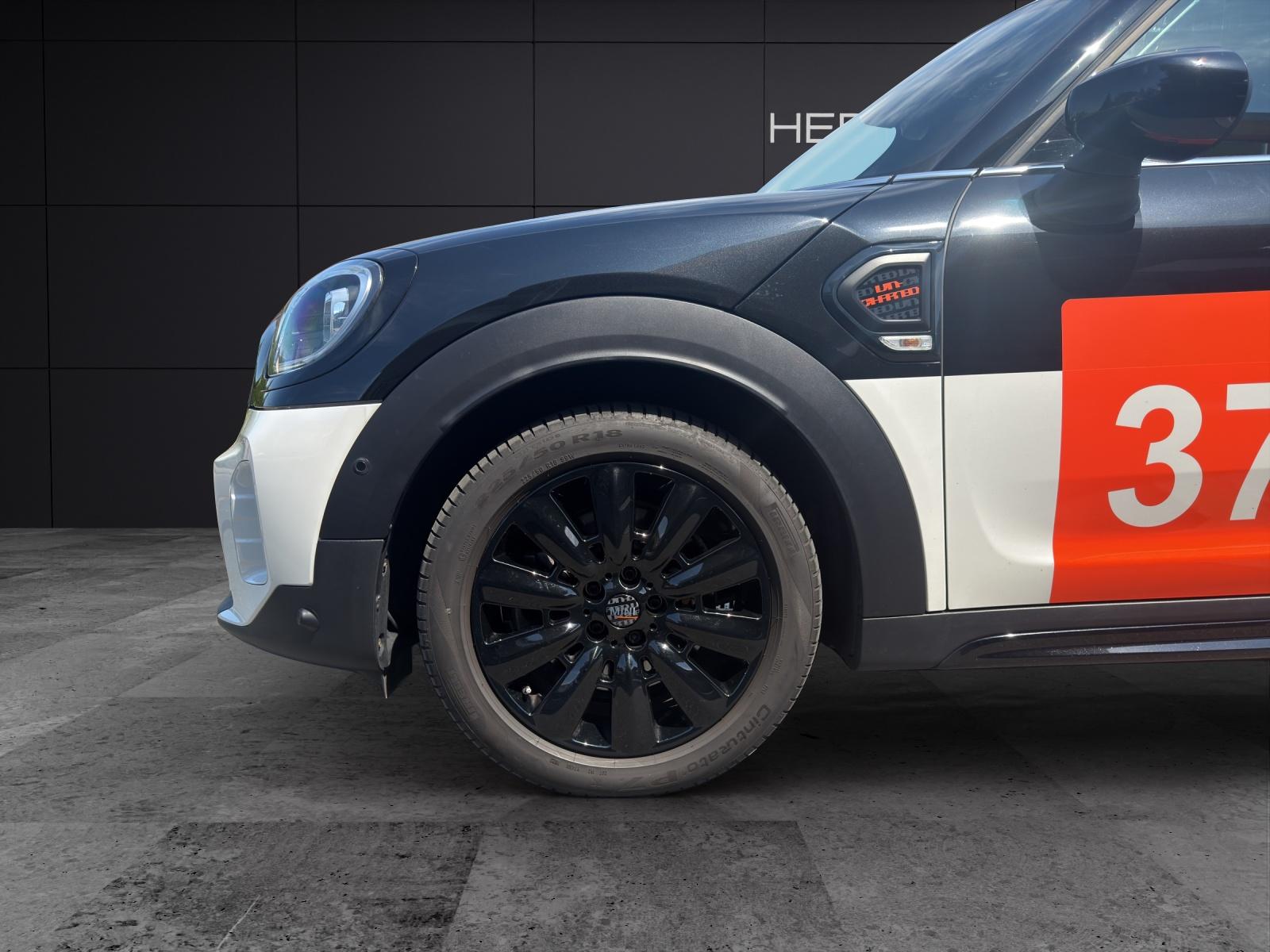 MINI Countryman F60 2.0i Cooper S ALL4-image-4