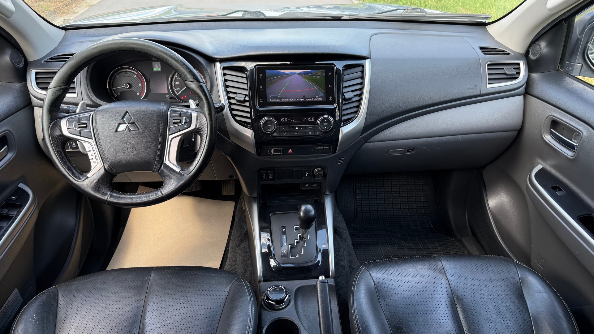 MITSUBISHI L 200 2.4 Style Double Cab A-image-10