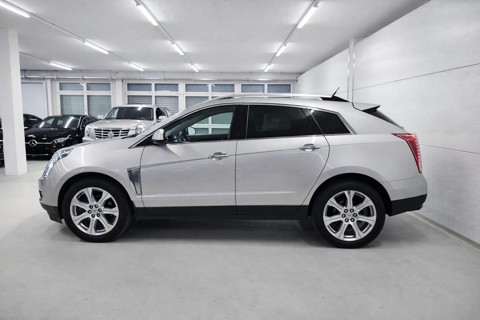 CADILLAC SRX 3.6 V6 Sport Luxury 4WD Automatic-image-2