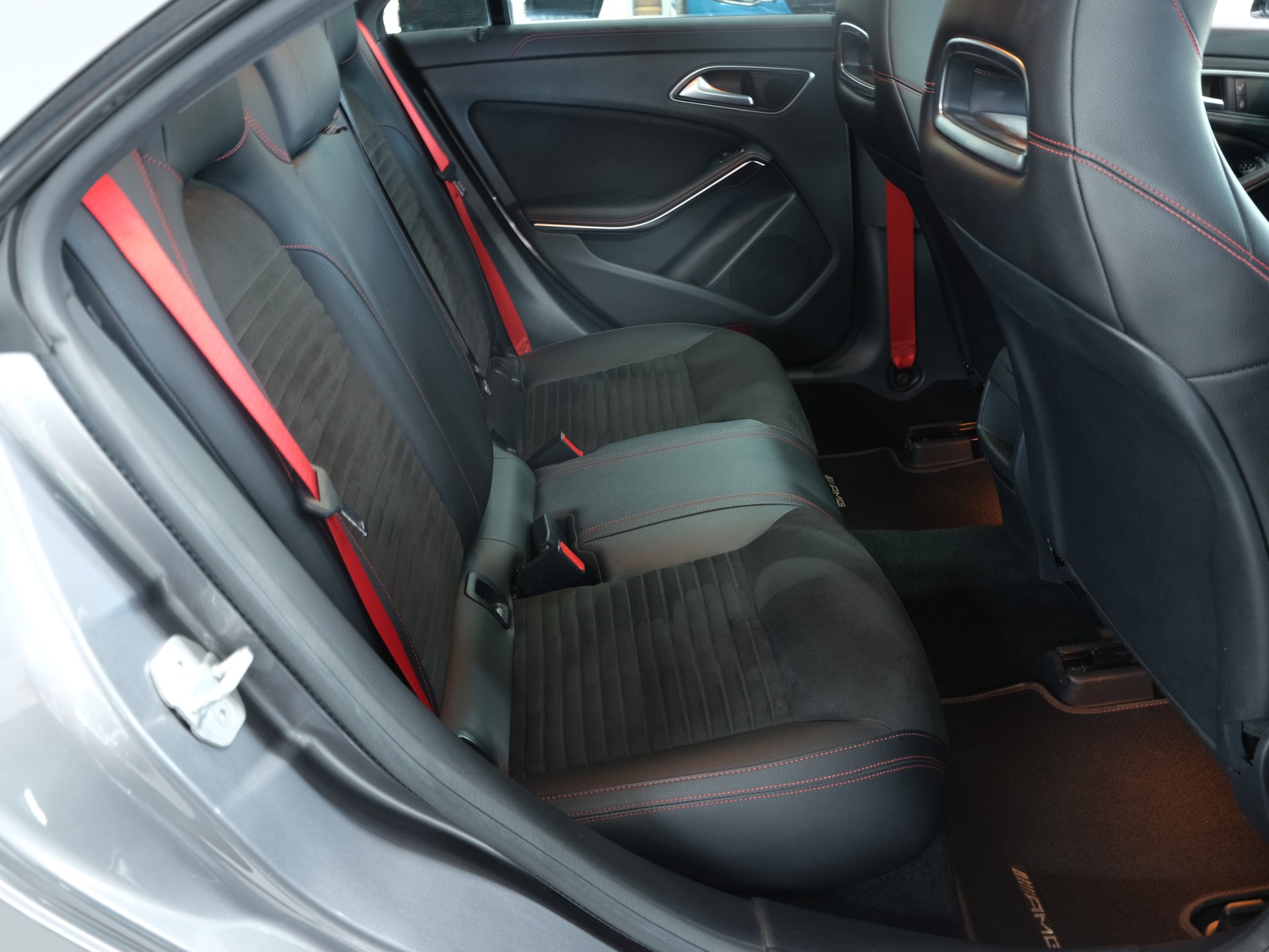 MERCEDES-BENZ CLA 45 AMG 4Matic Speedshift *Performance Abgassanlage* *CarPlay* *Edition One*-image-17
