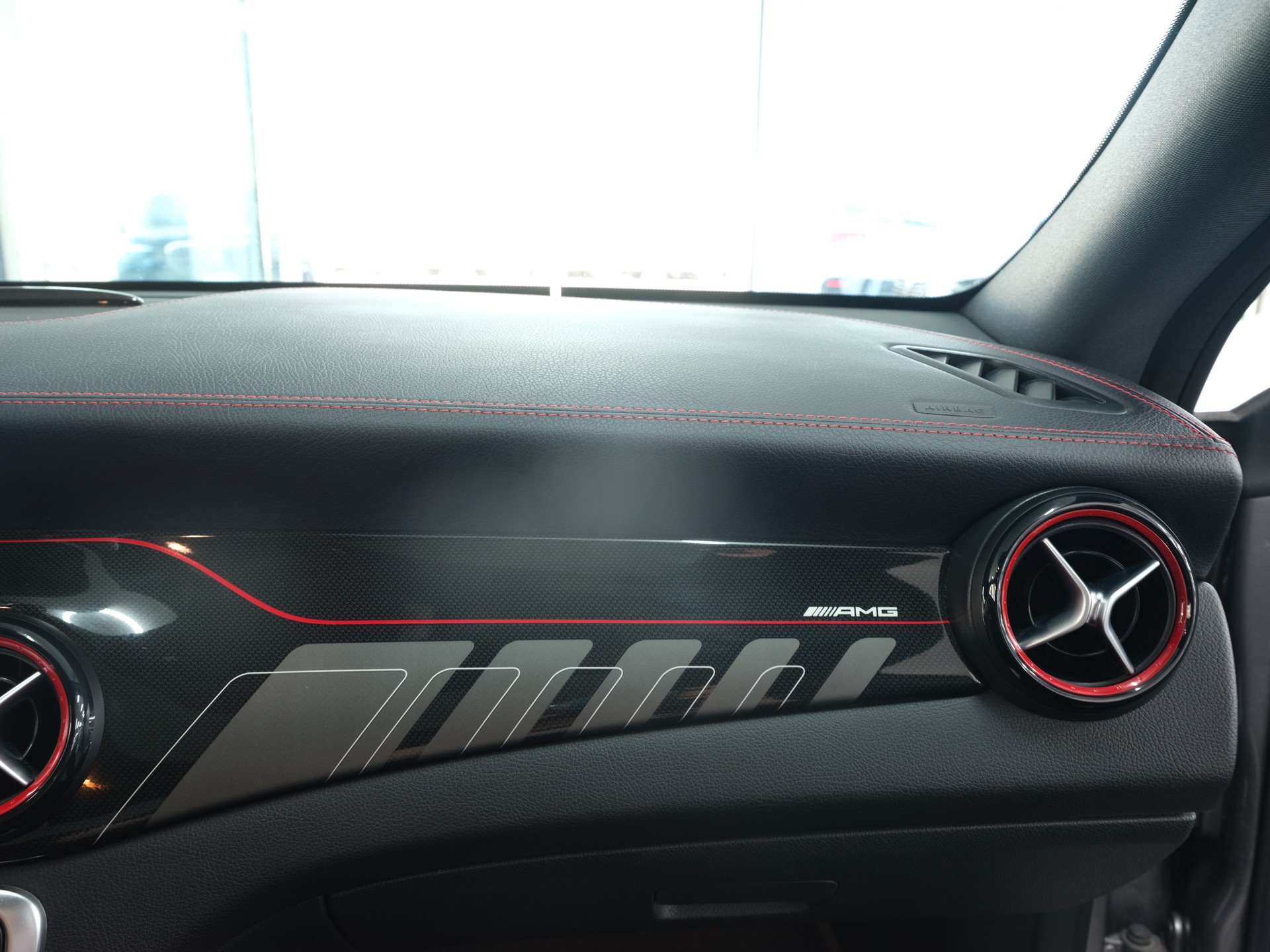 MERCEDES-BENZ CLA 45 AMG 4Matic Speedshift *Performance Abgassanlage* *CarPlay* *Edition One*-image-16