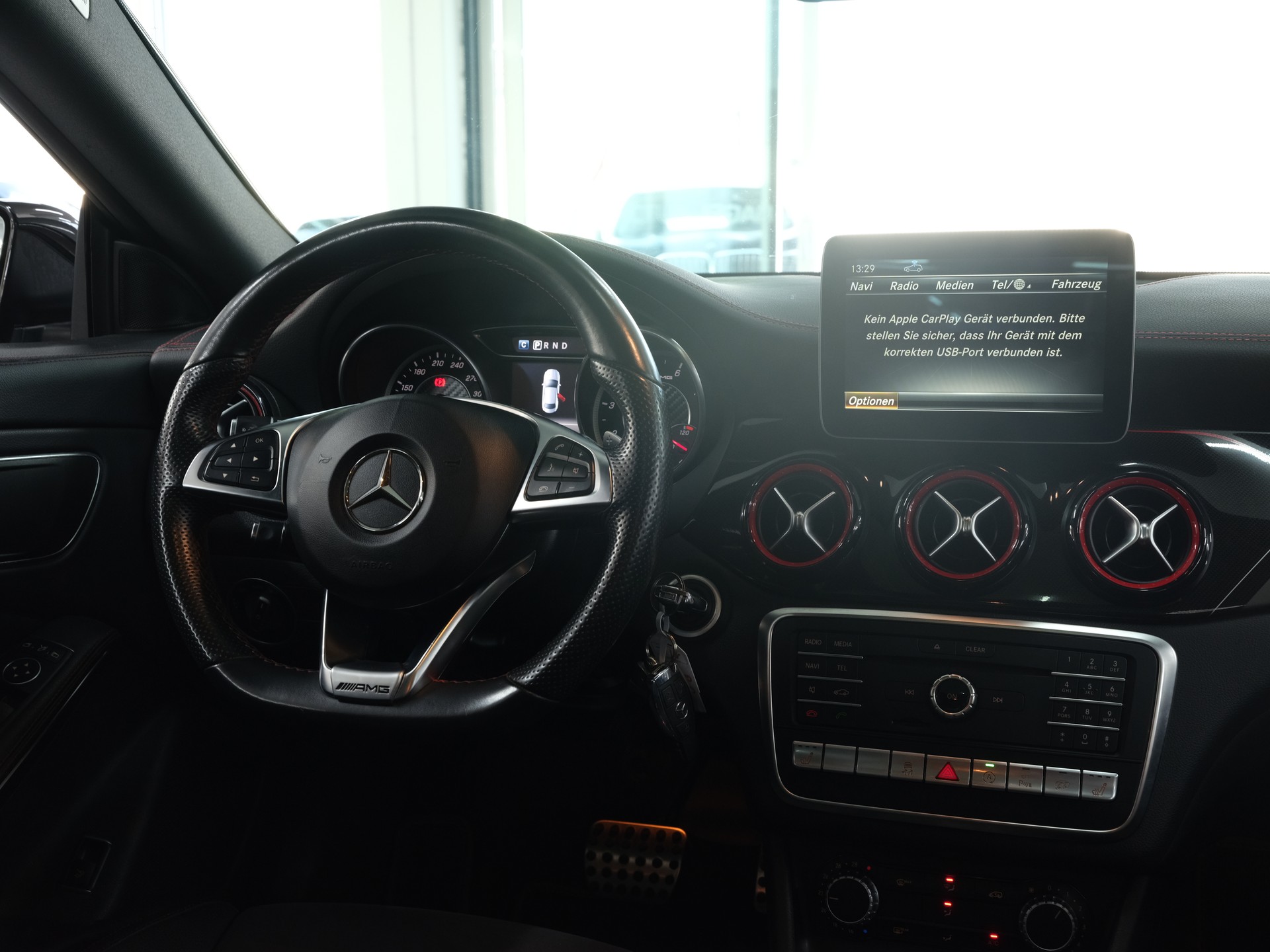 MERCEDES-BENZ CLA 45 AMG 4Matic Speedshift *Performance Abgassanlage* *CarPlay* *Edition One*-image-19