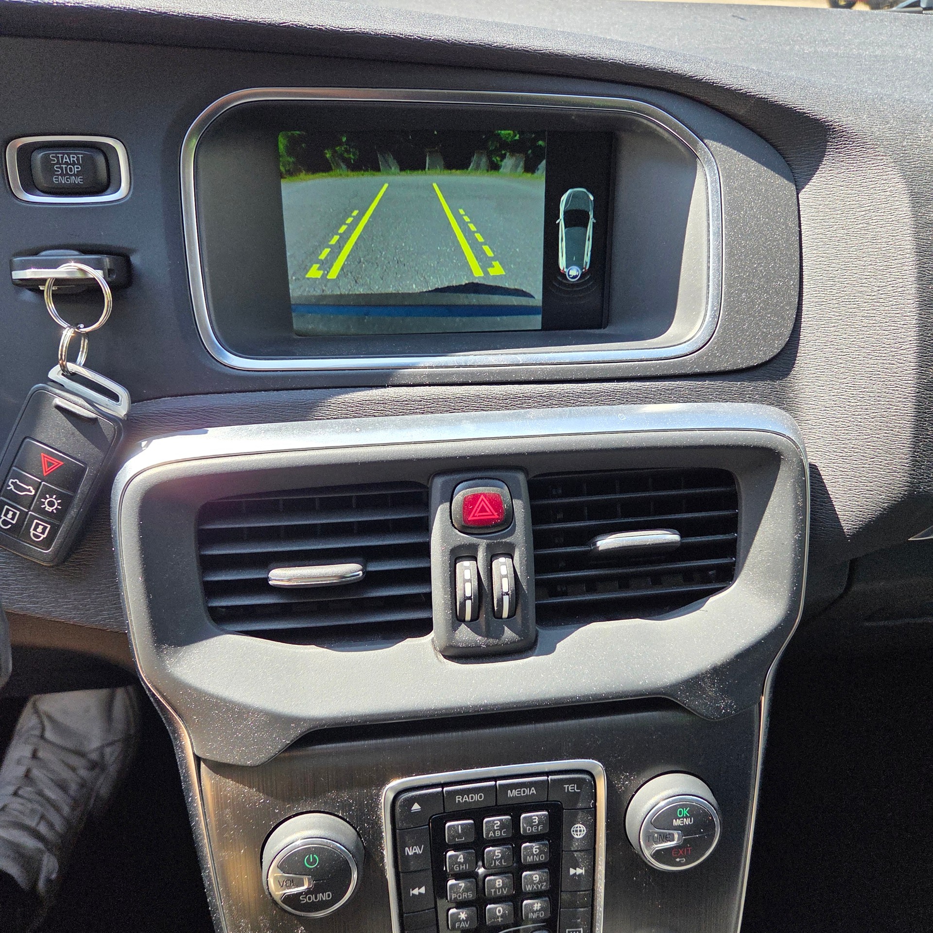 VOLVO V40 D3 Kinetic Geartronic-image-12