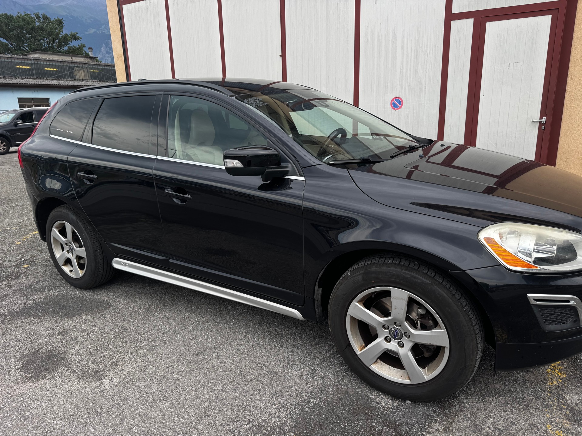VOLVO XC60 D3 AWD Kinetic Geartronic-image-2