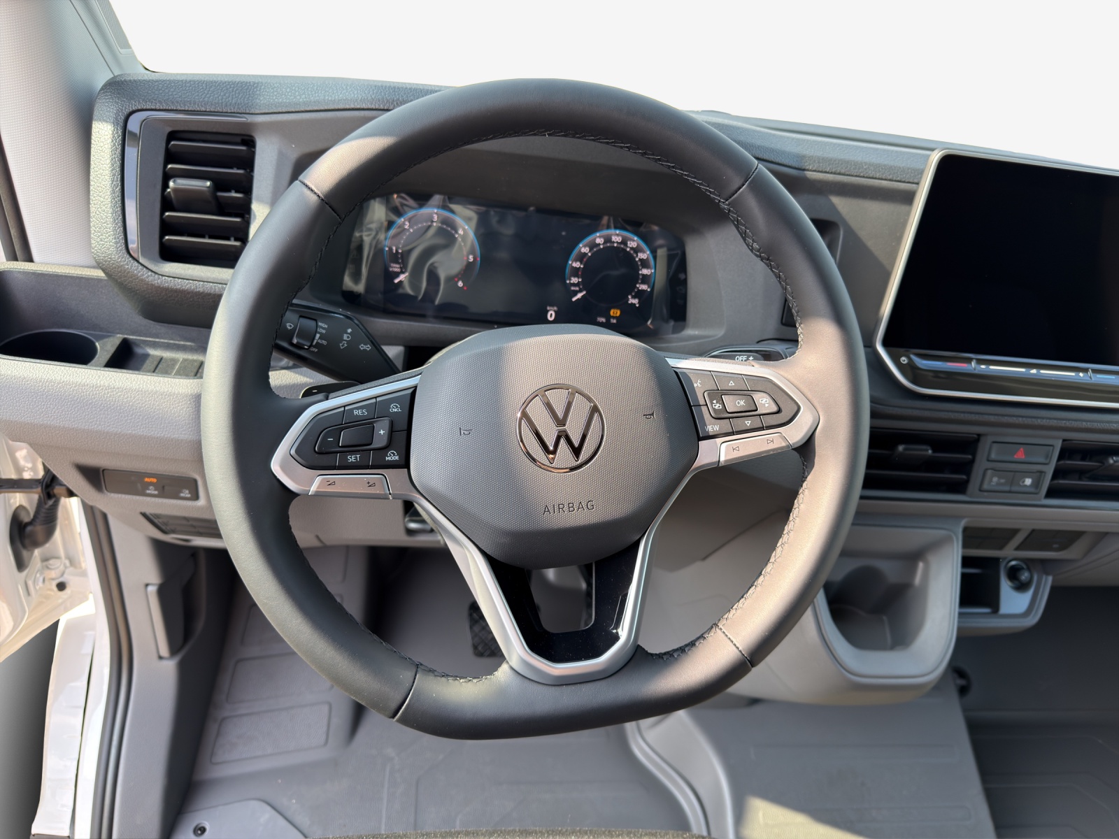 VW Crafter 35 2.0 TDI Entry L3 A-image-9