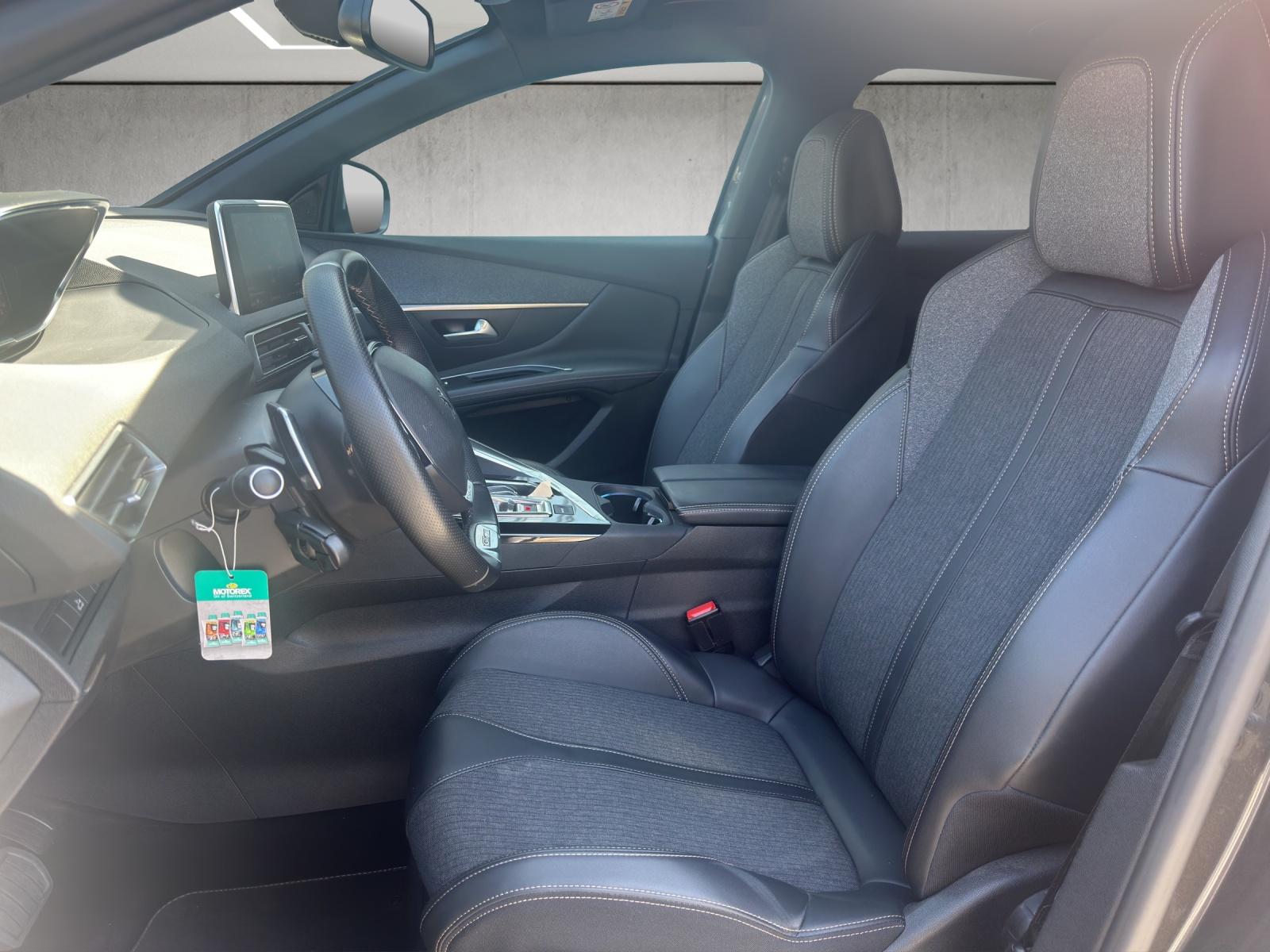 PEUGEOT 3008 1.2 130 GT Line-image-8