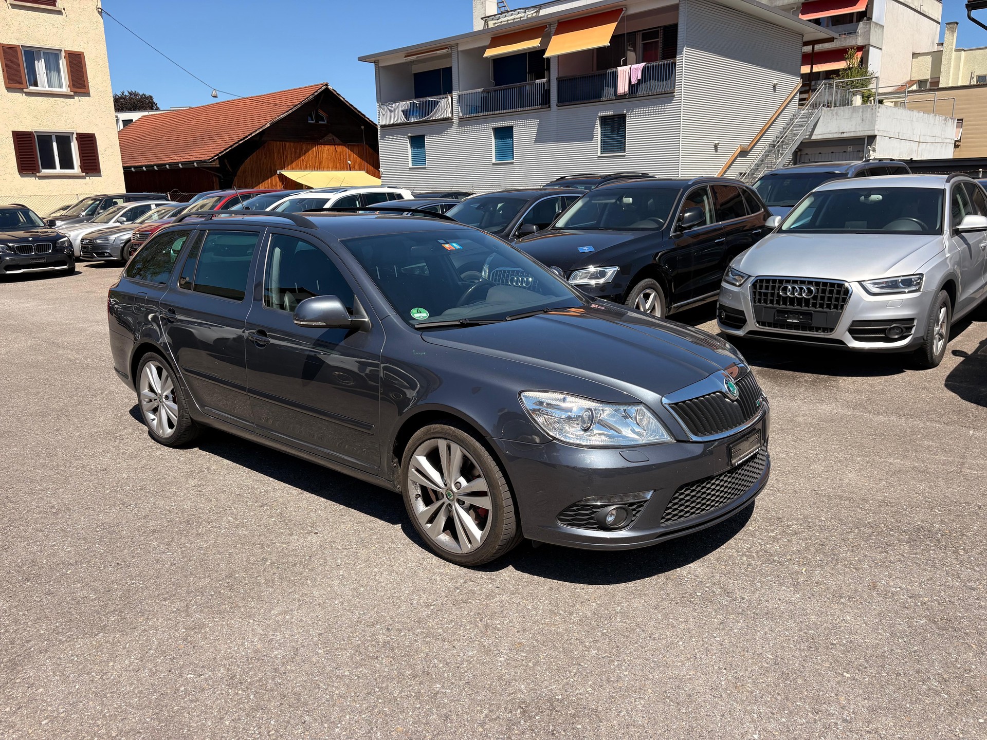 SKODA Octavia Combi 2.0 TSI RS-image-1