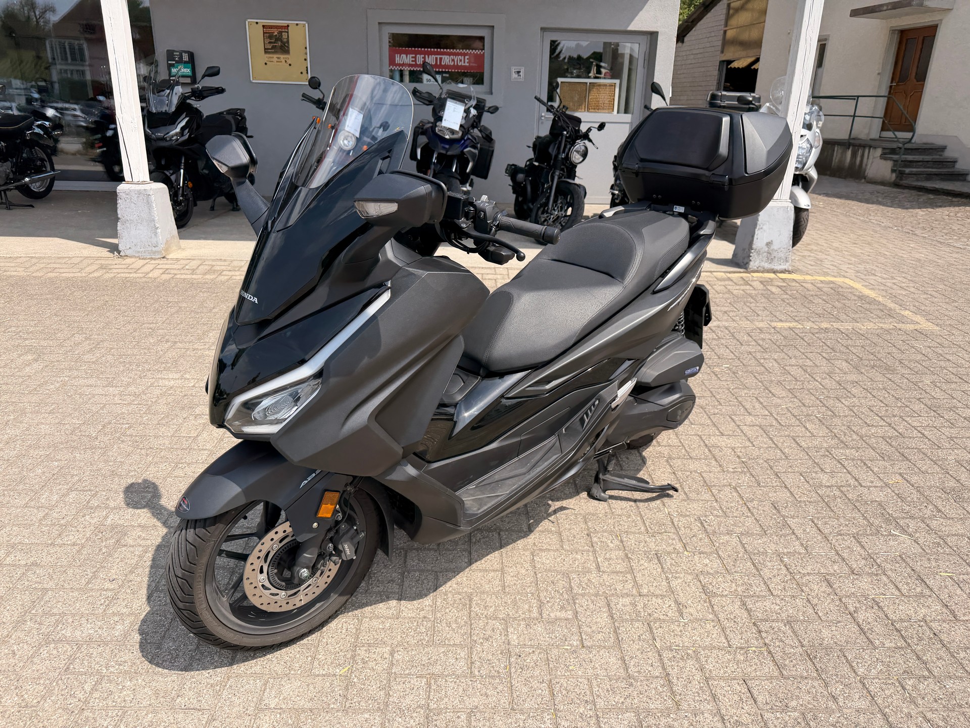 HONDA NSS 350 Smart Top Box-showroom-element-2
