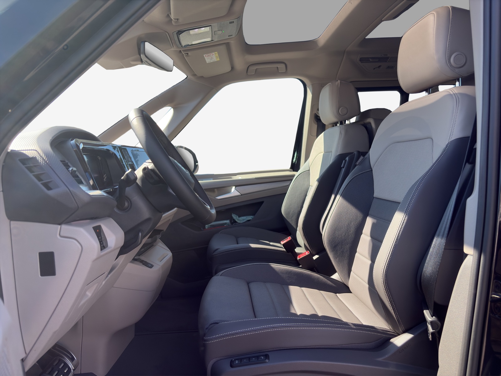 VW Multivan Style Liberty kurz 150 2.0TDI-image-7